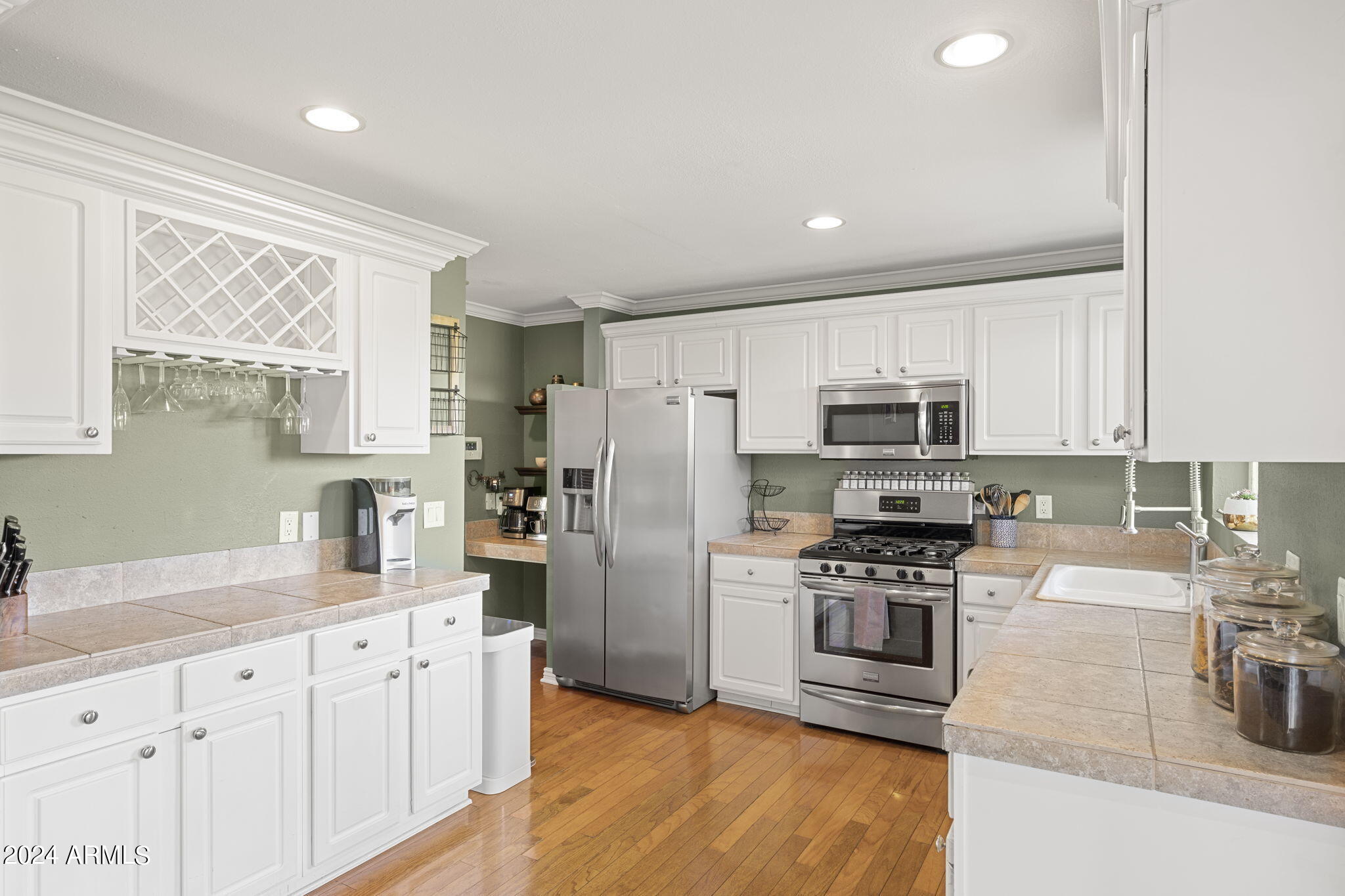1637 E SIERRA VISTA Drive