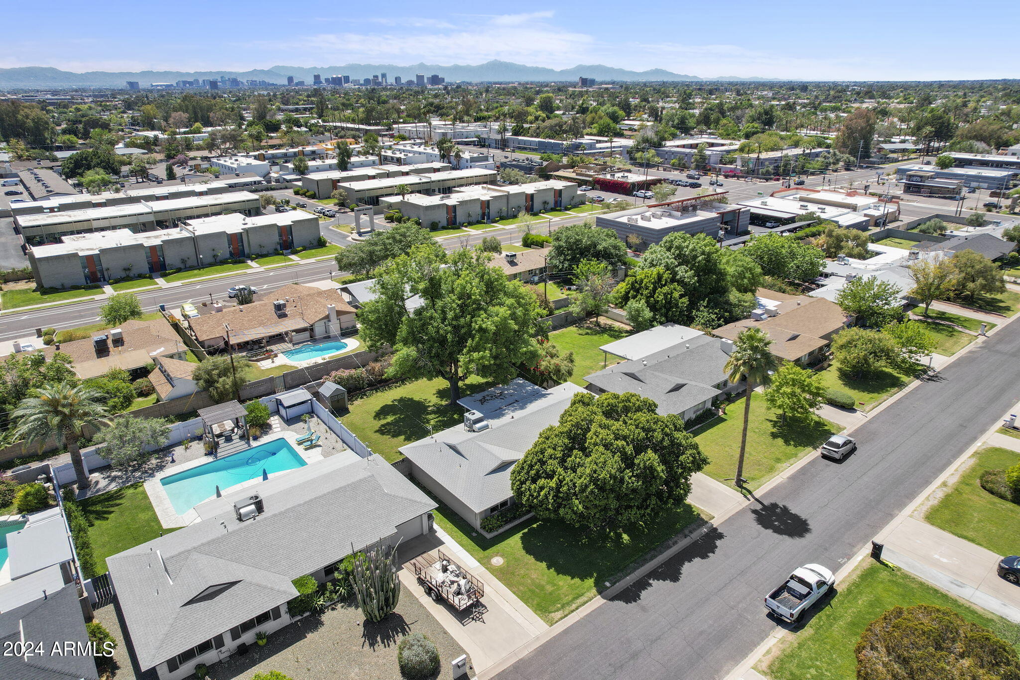 1637 E SIERRA VISTA Drive