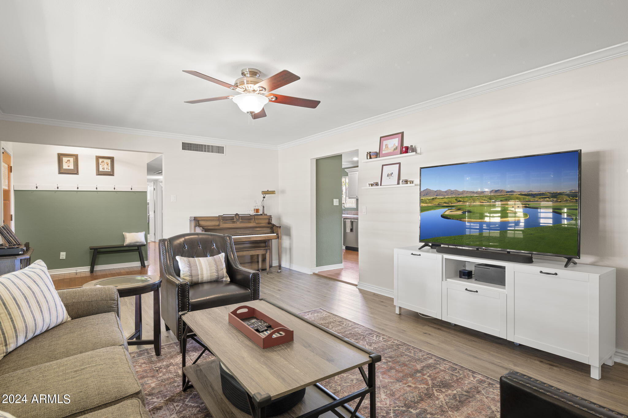 1637 E SIERRA VISTA Drive
