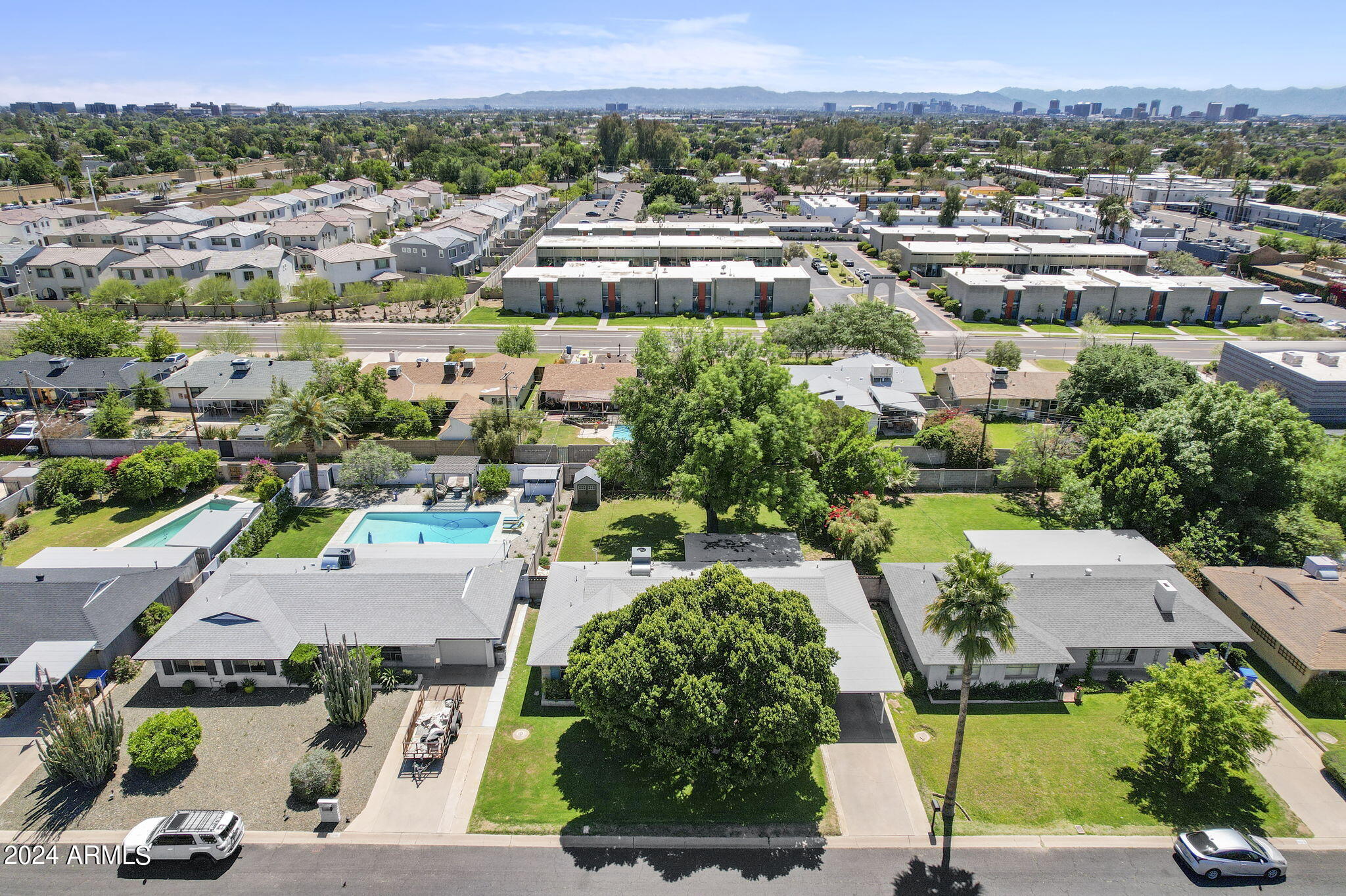 1637 E SIERRA VISTA Drive