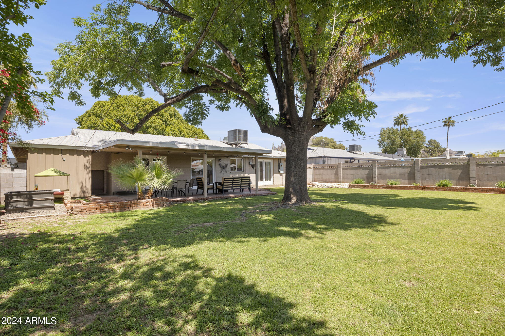 1637 E SIERRA VISTA Drive