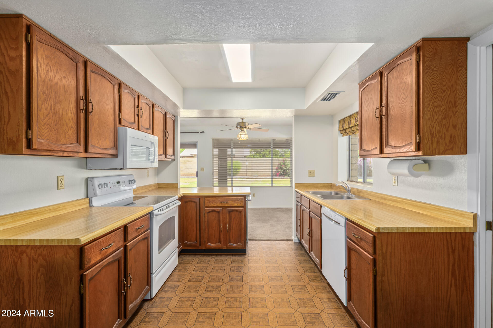 4902 E Kathleen Road