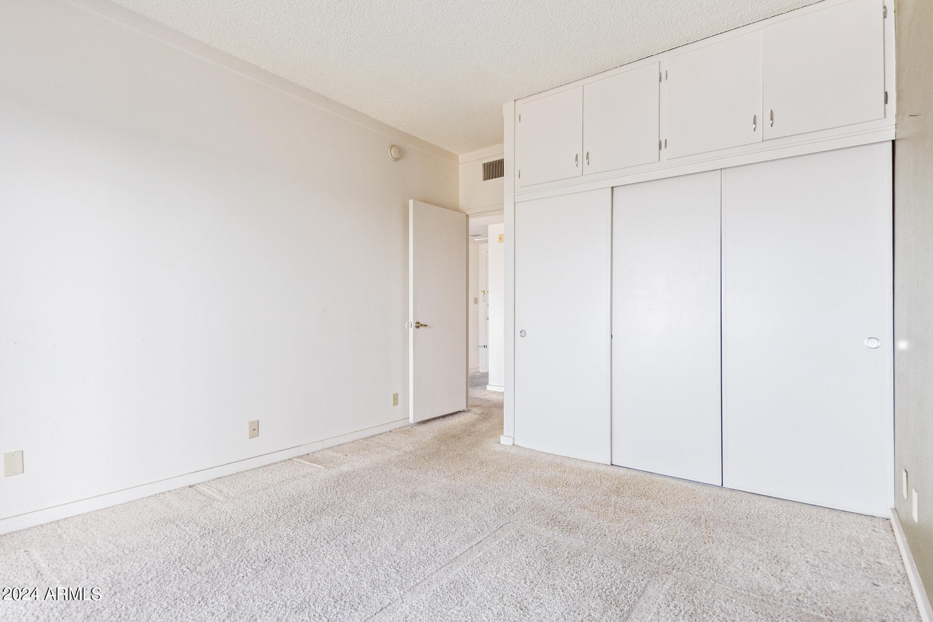 4750 N CENTRAL Avenue, 6R
