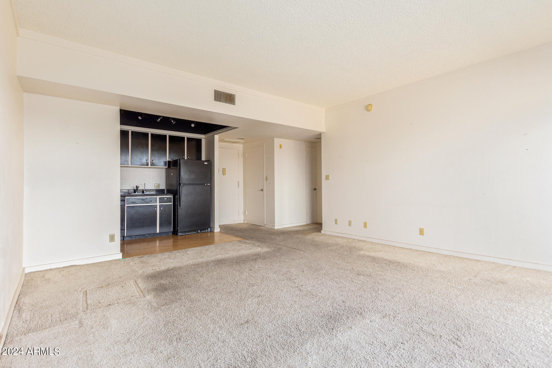4750 N CENTRAL Avenue, 6R