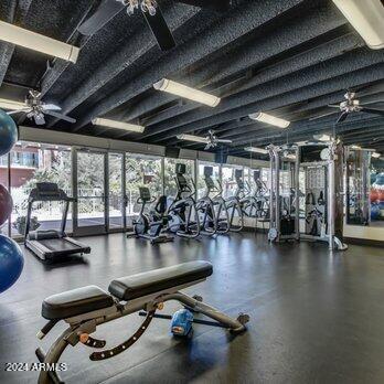 4750 N CENTRAL Avenue, 6R