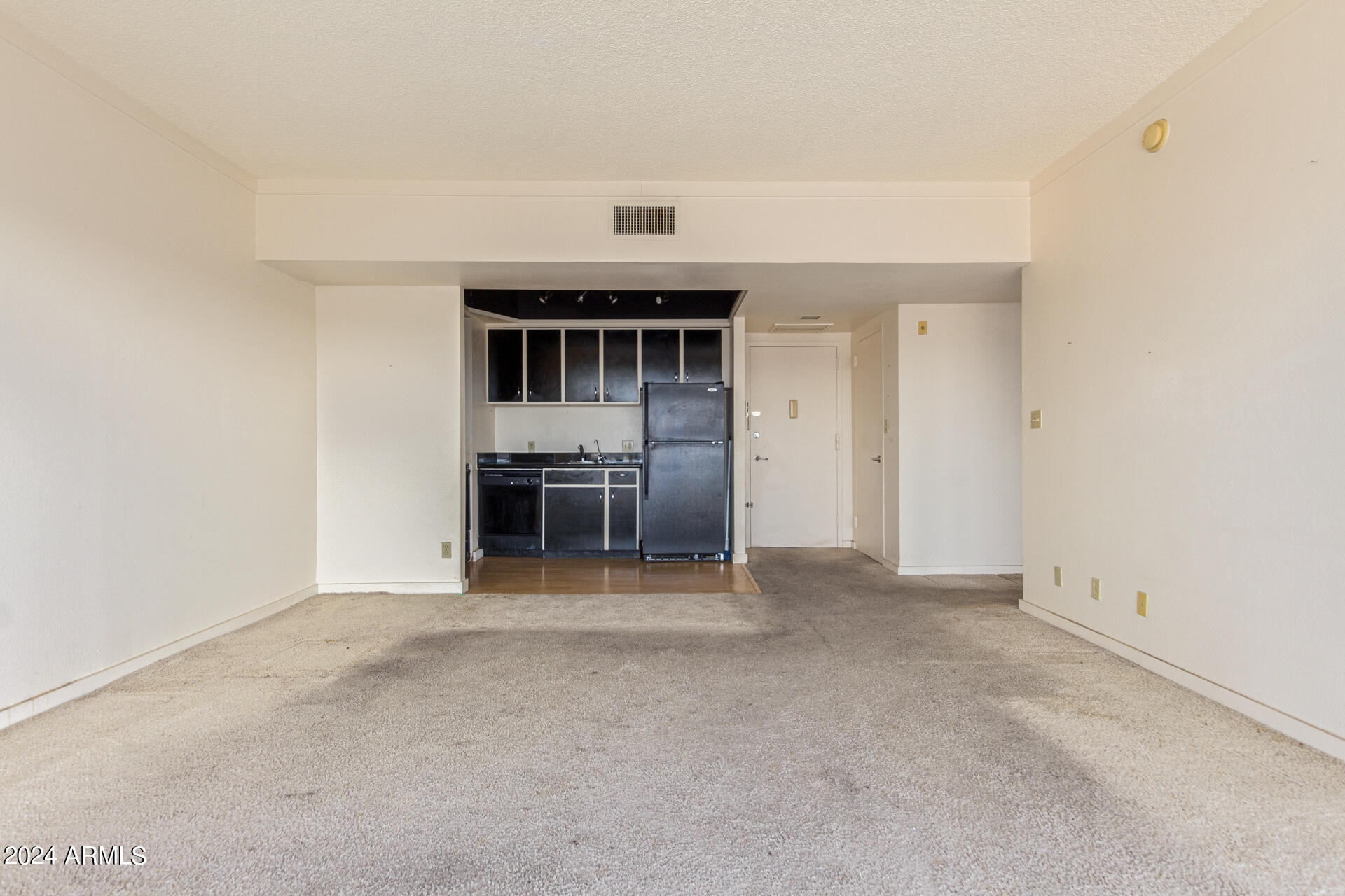 4750 N CENTRAL Avenue, 6R
