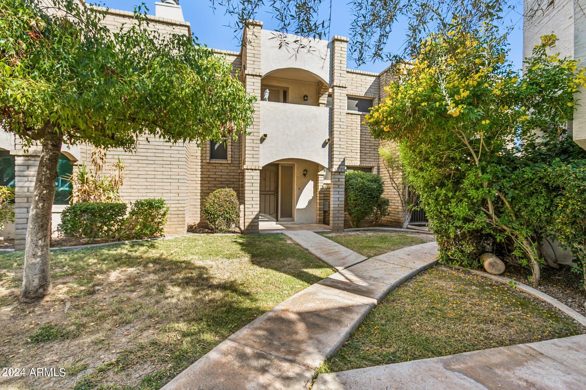 8225 N CENTRAL Avenue, 36