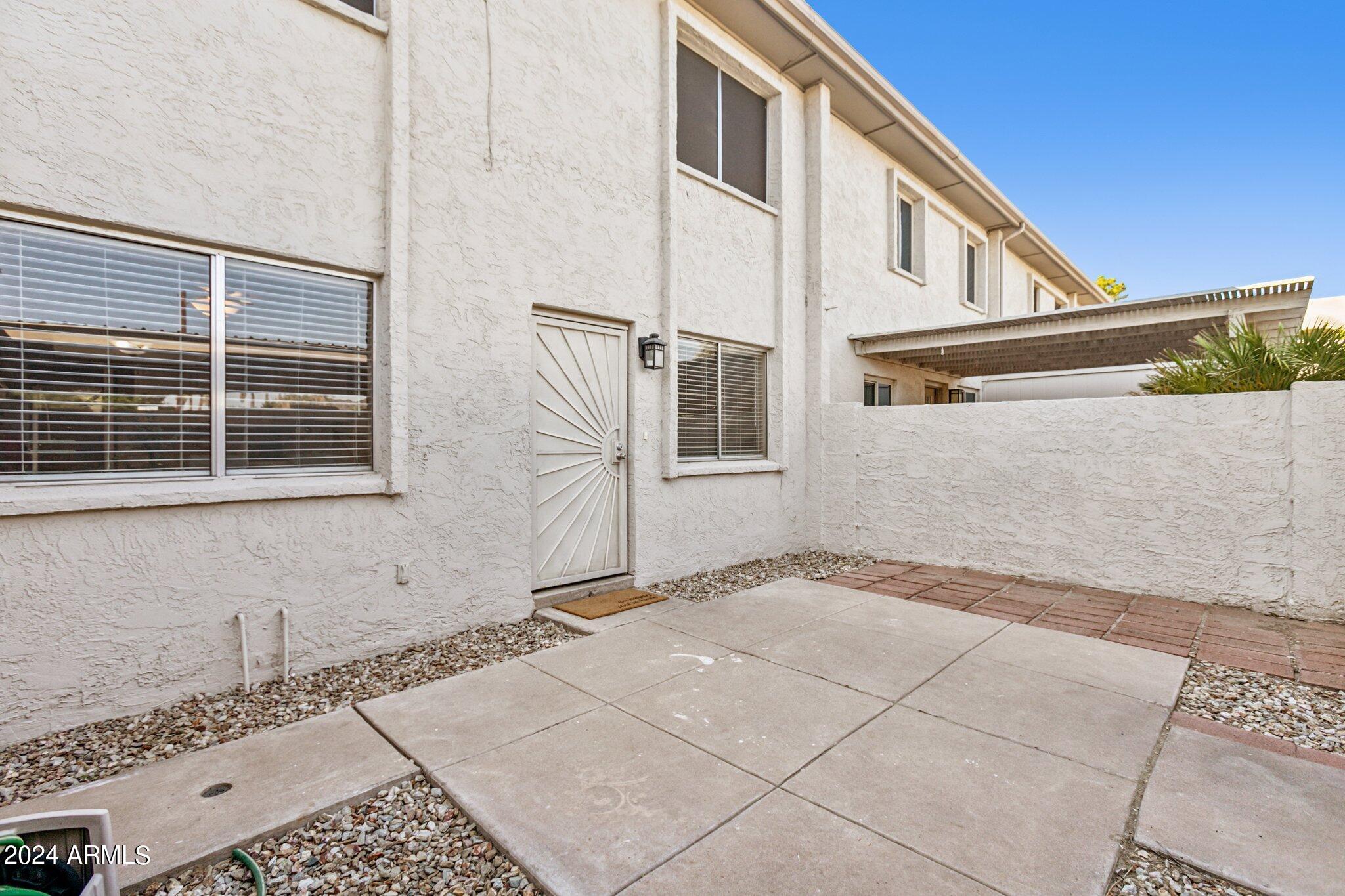 8225 N CENTRAL Avenue, 36