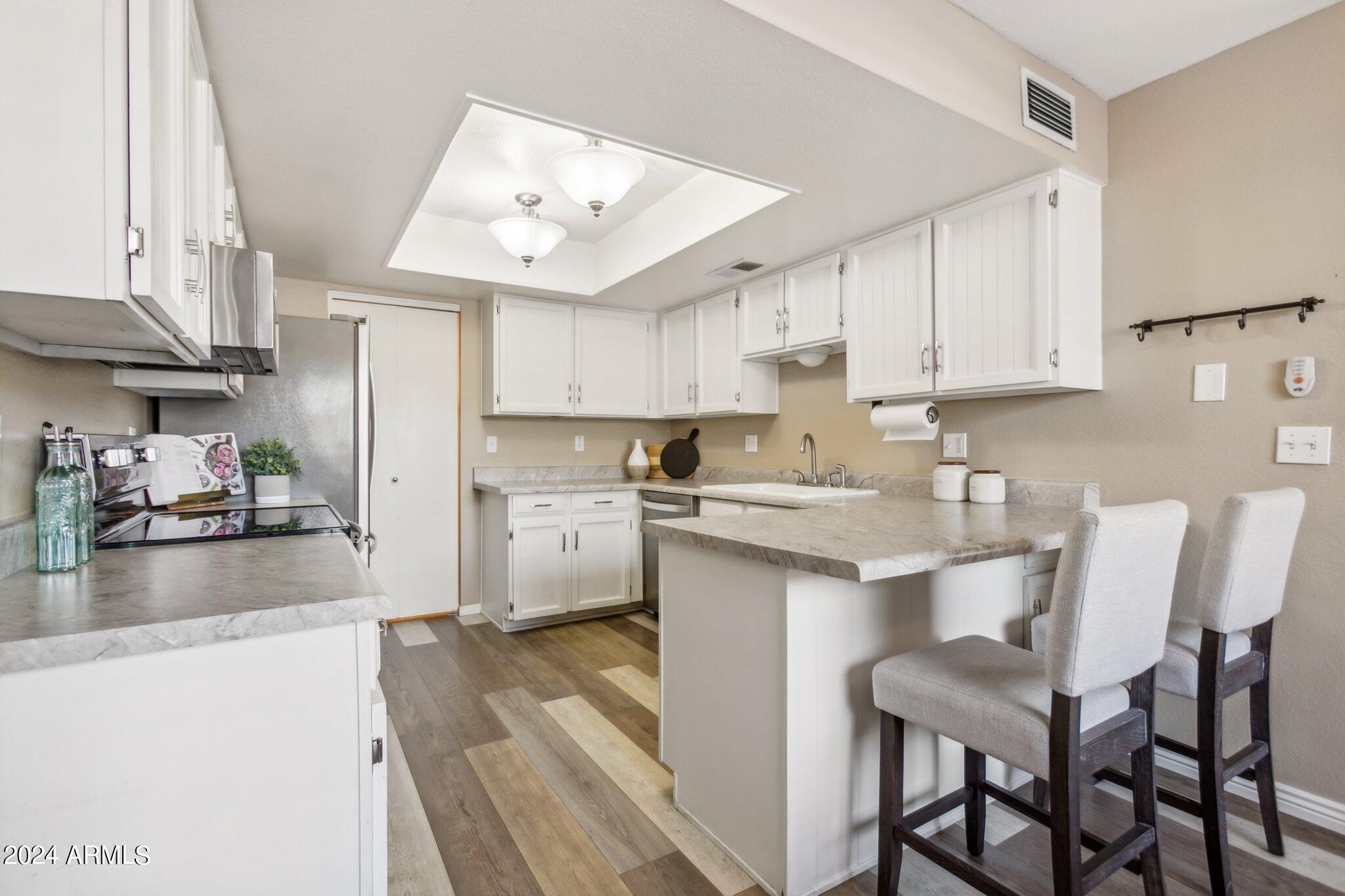 8225 N CENTRAL Avenue, 36