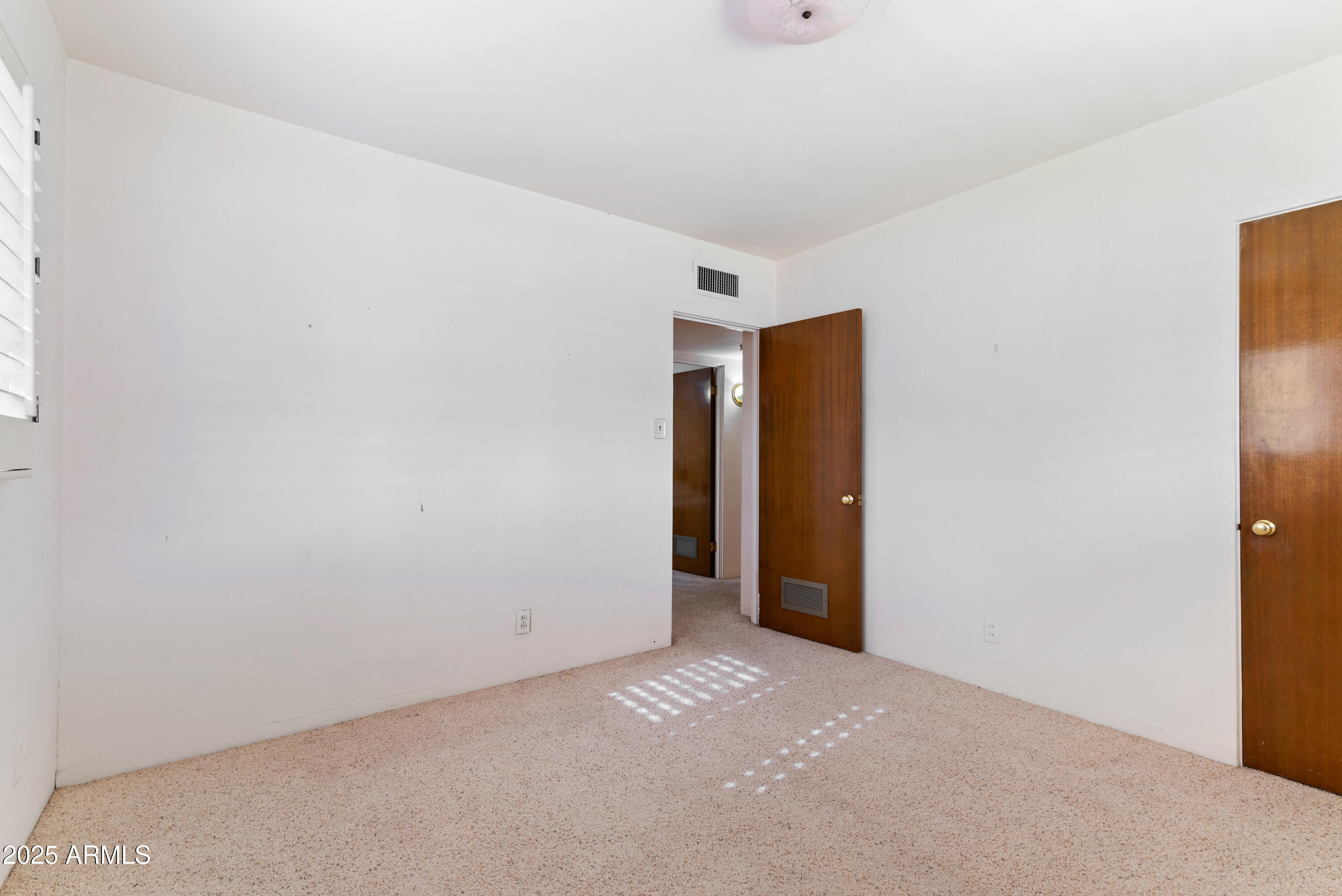 6850 N 15TH Place