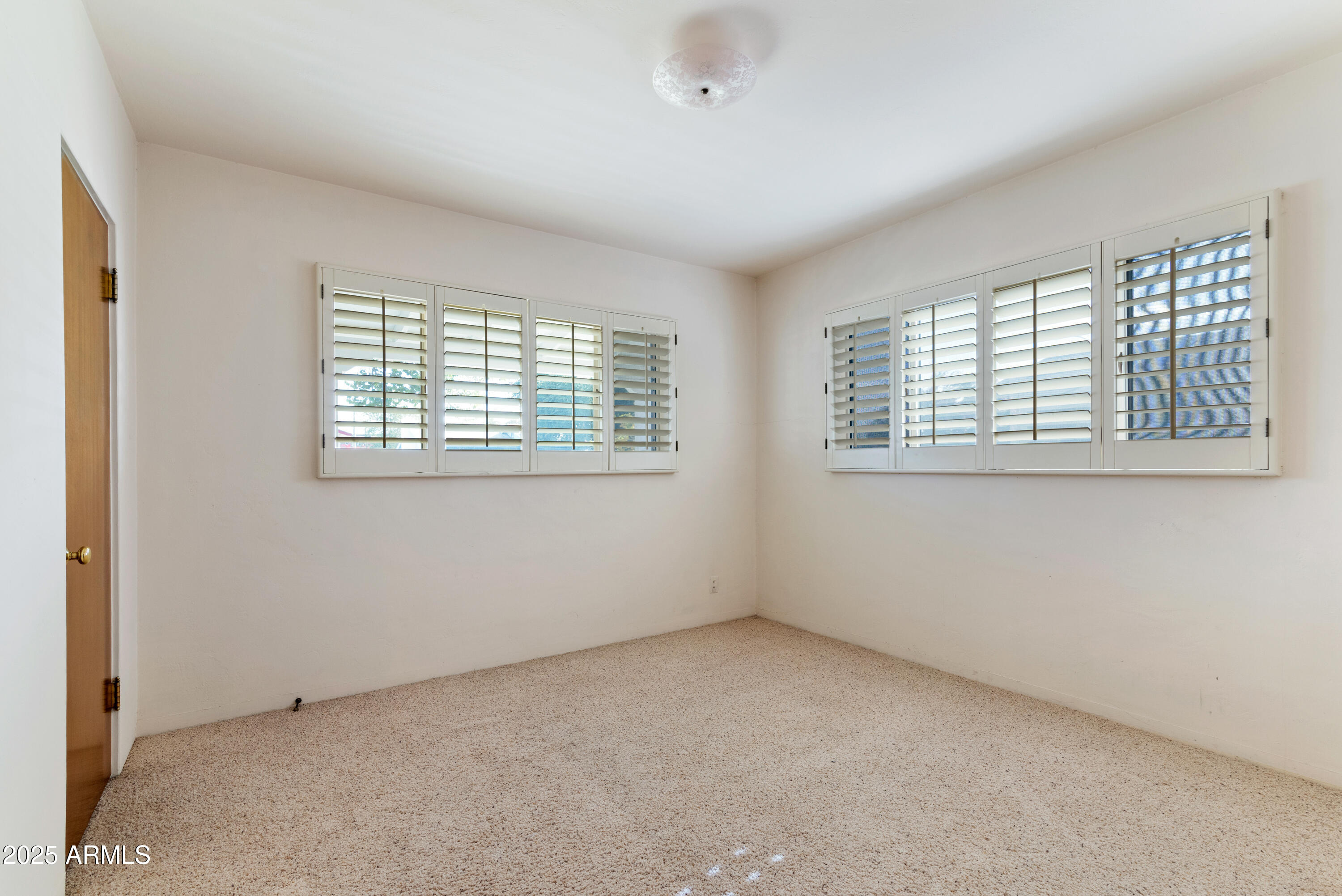 6850 N 15TH Place