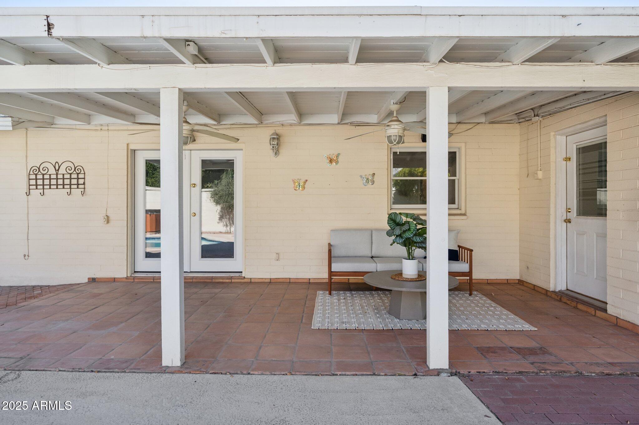 602 W PALMAIRE Avenue
