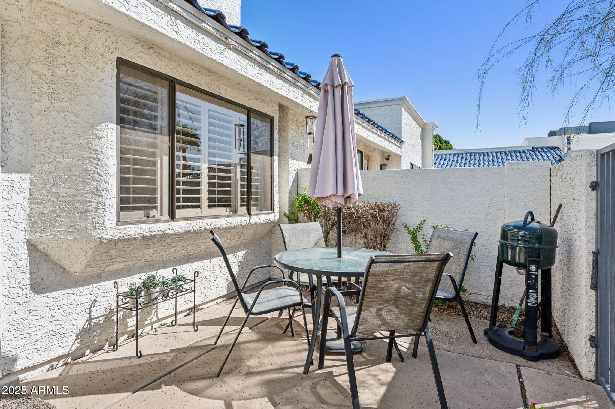 10 W Georgia Avenue, 8