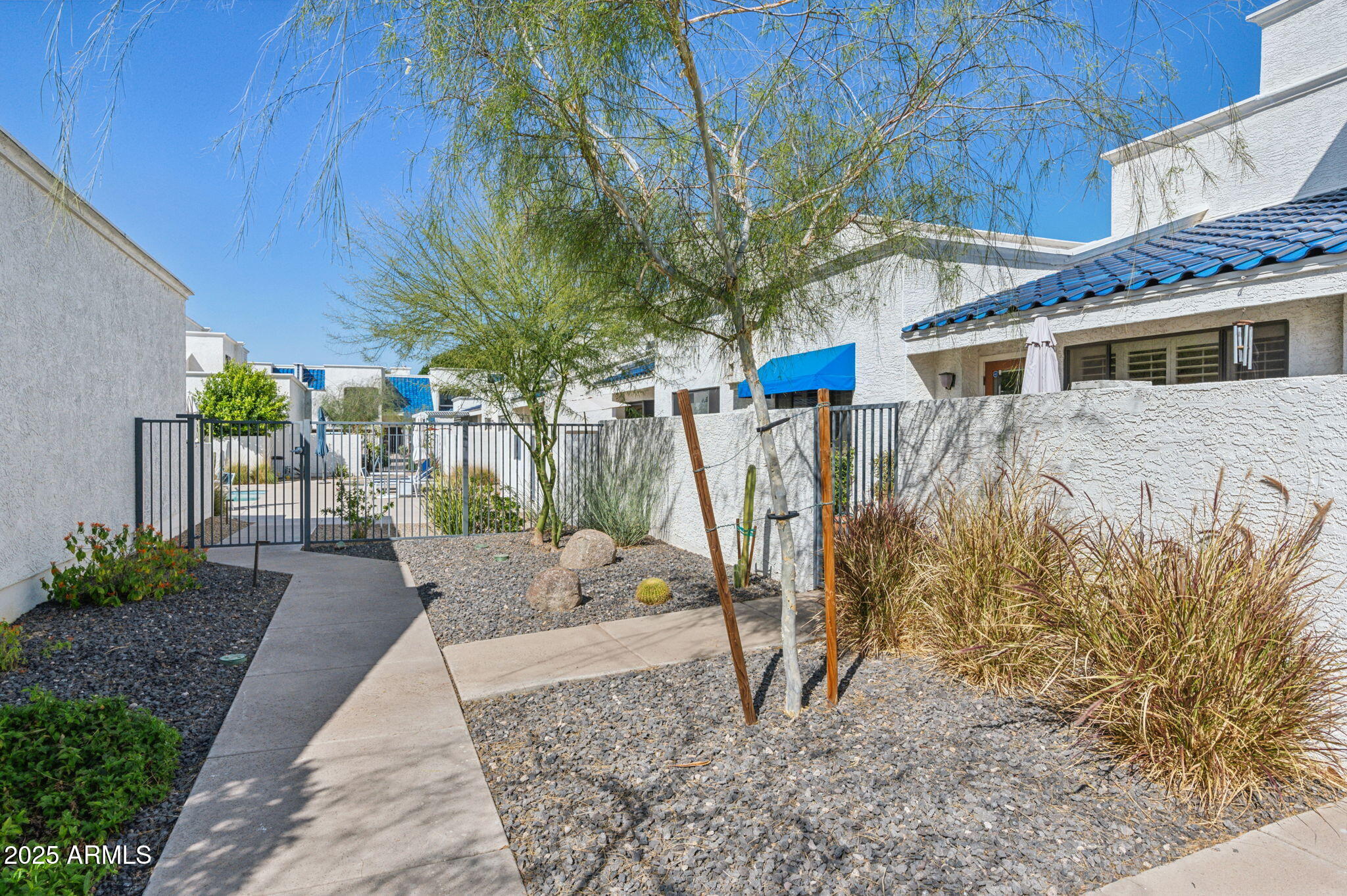 10 W Georgia Avenue, 8
