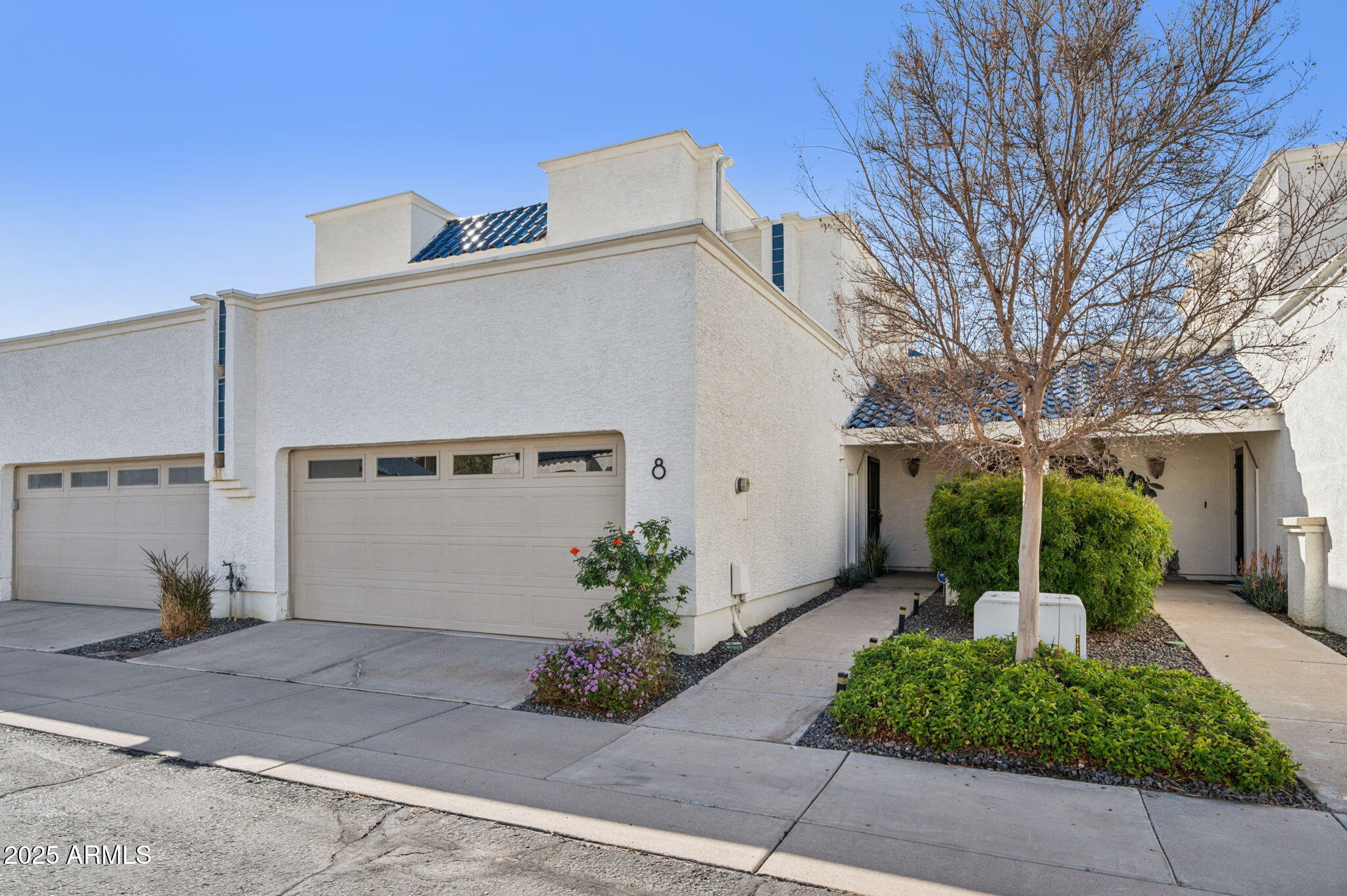10 W Georgia Avenue, 8