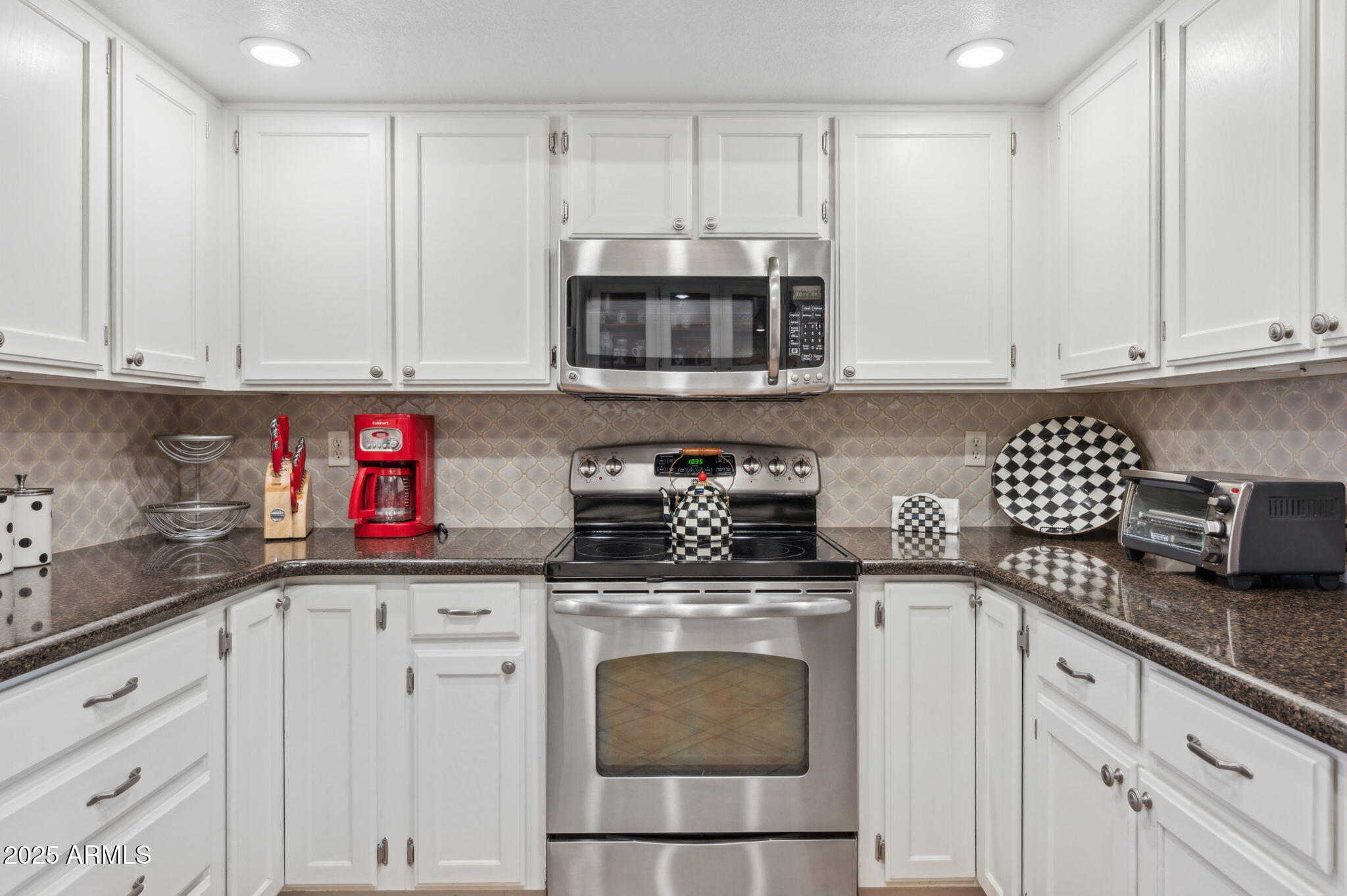 10 W Georgia Avenue, 8