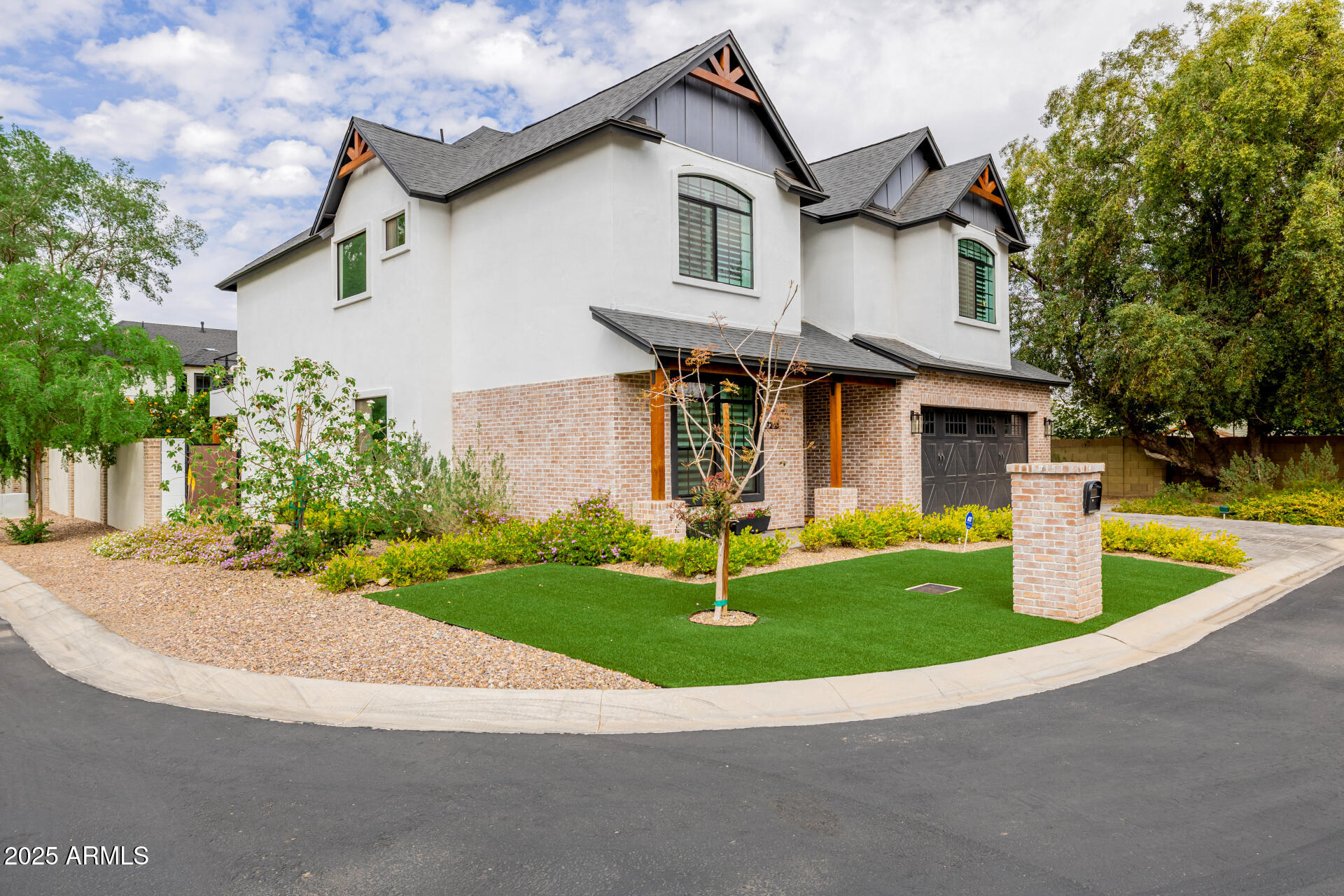 7245 N 13TH Lane