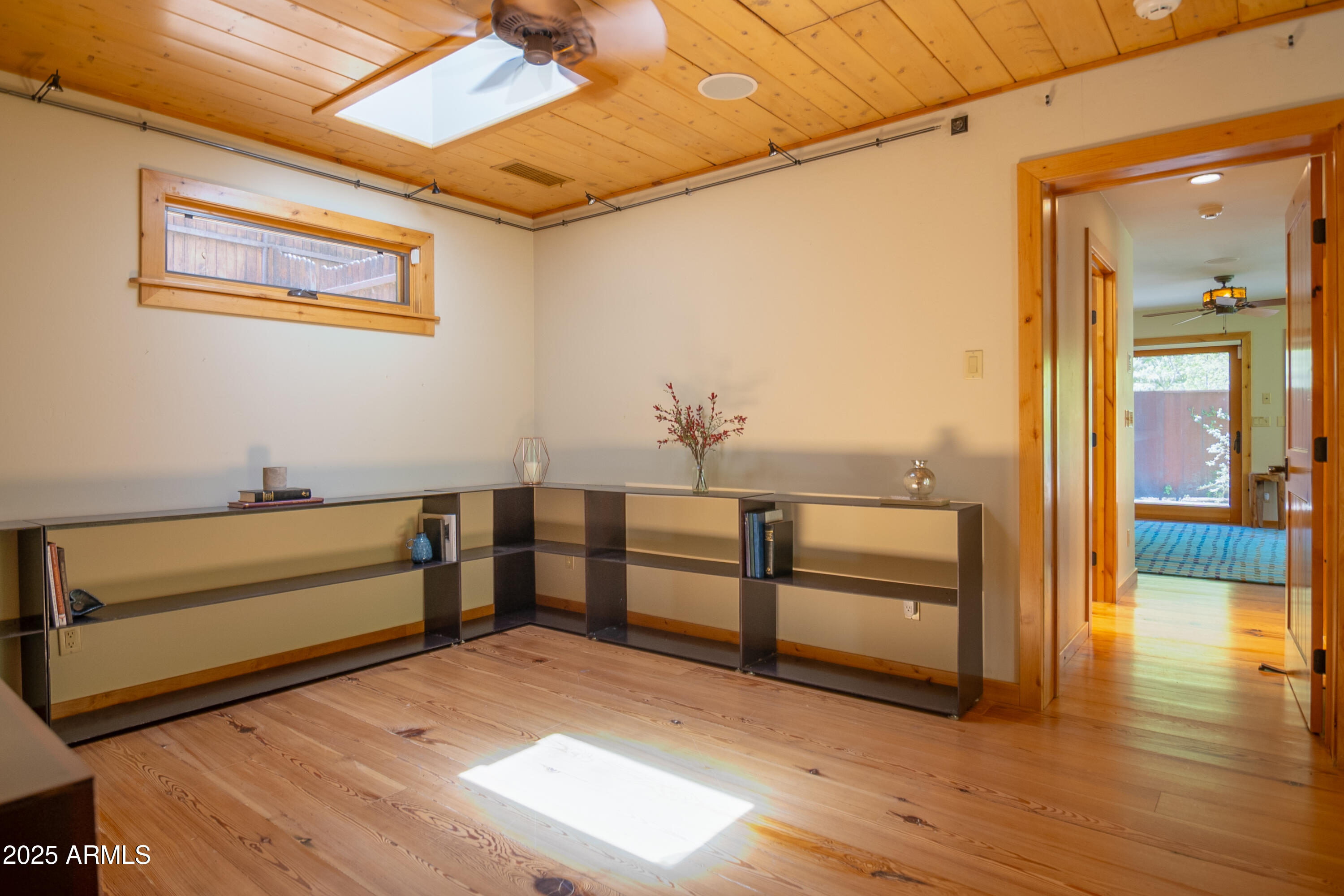 10647 N State Route 89a