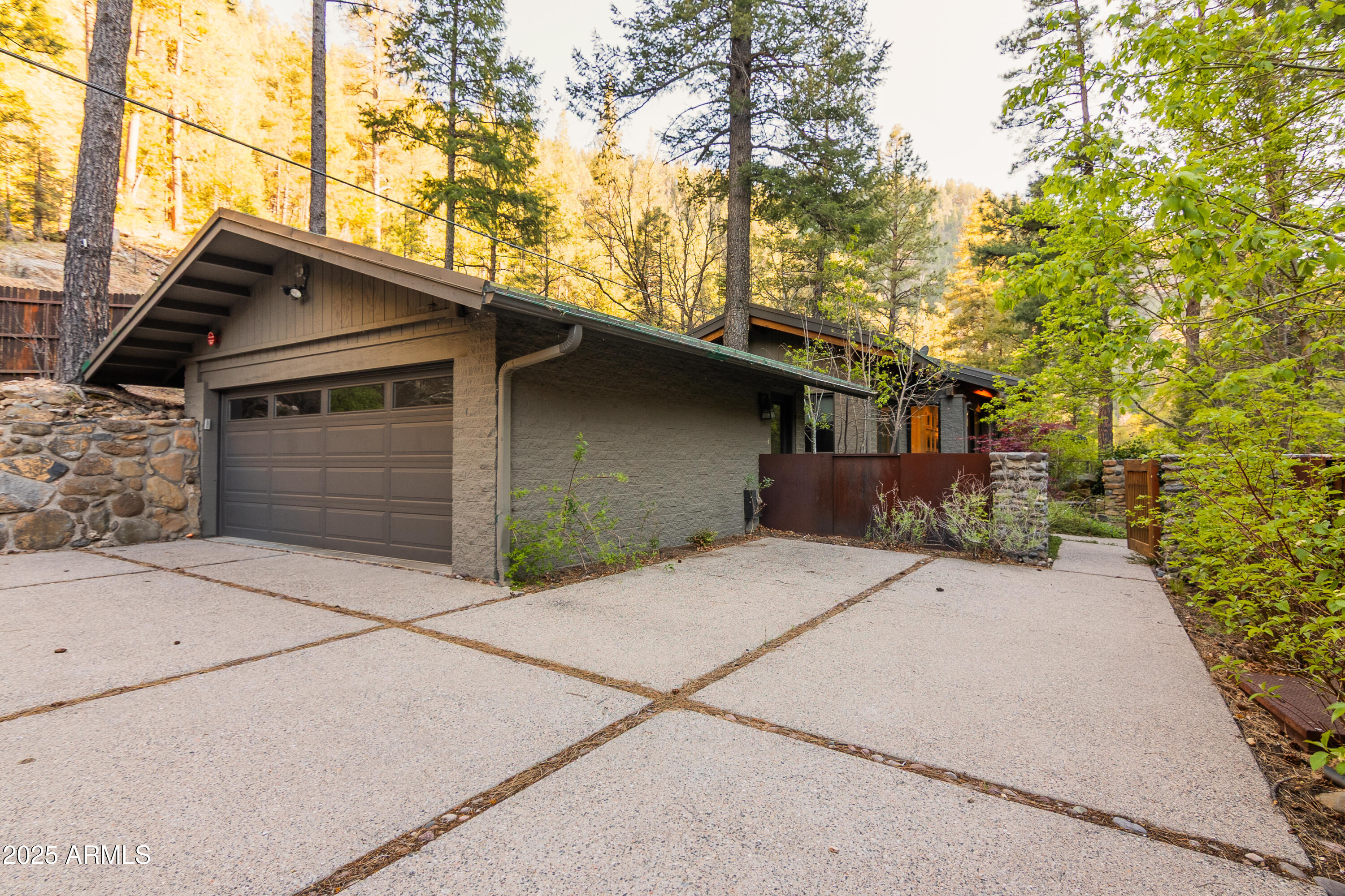 10647 N State Route 89a