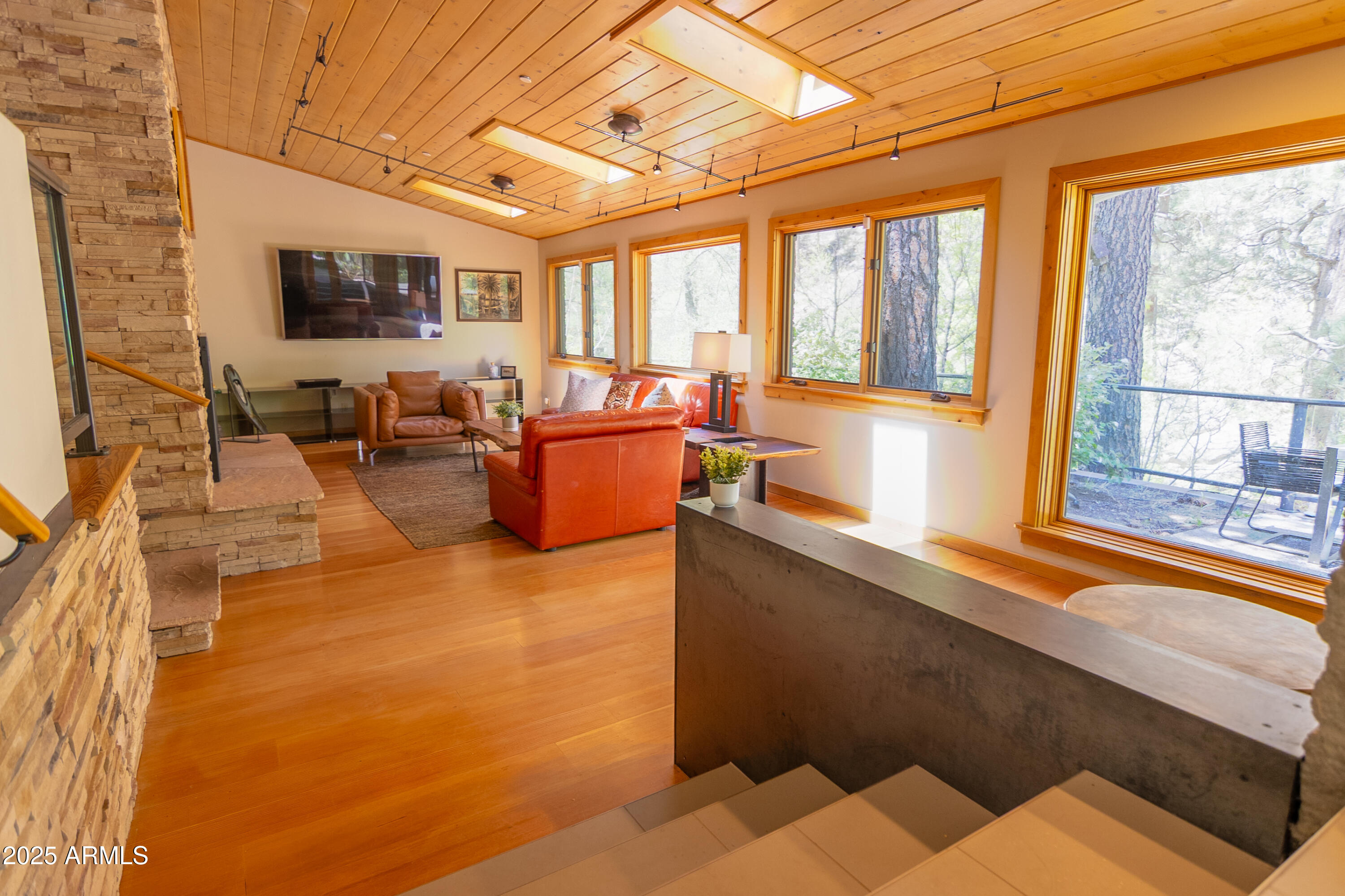 10647 N State Route 89a