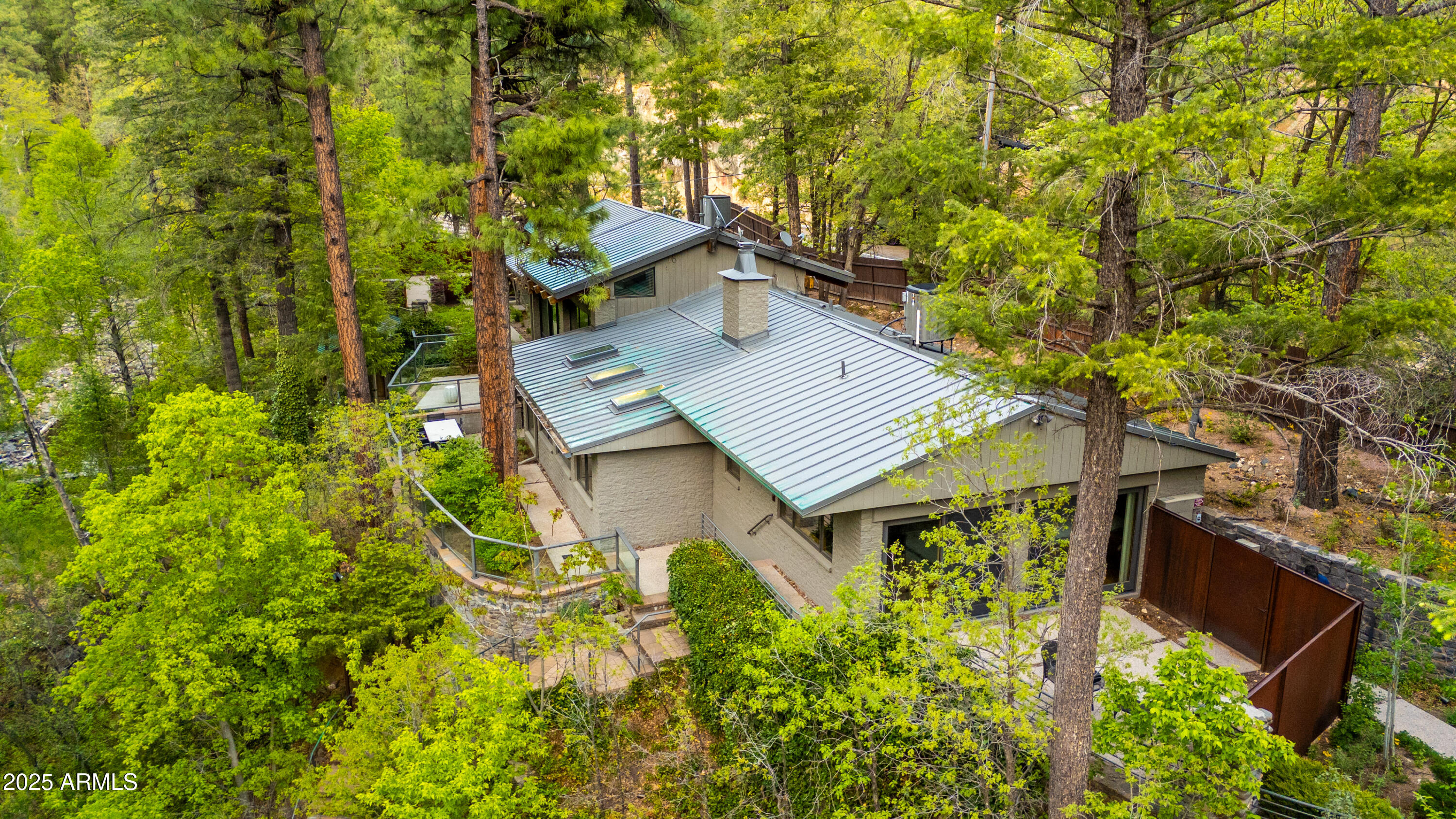 10647 N State Route 89a