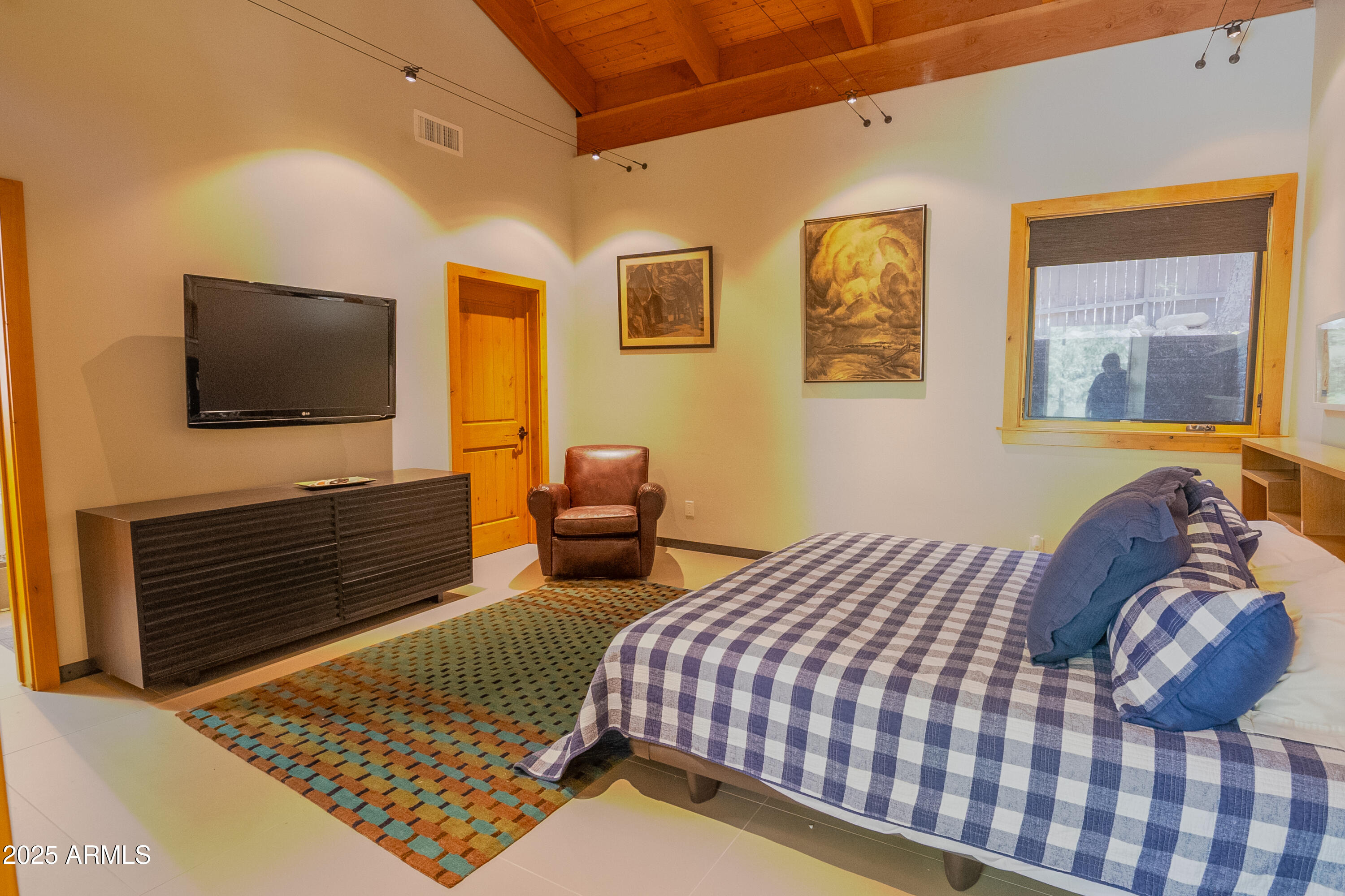 10647 N State Route 89a
