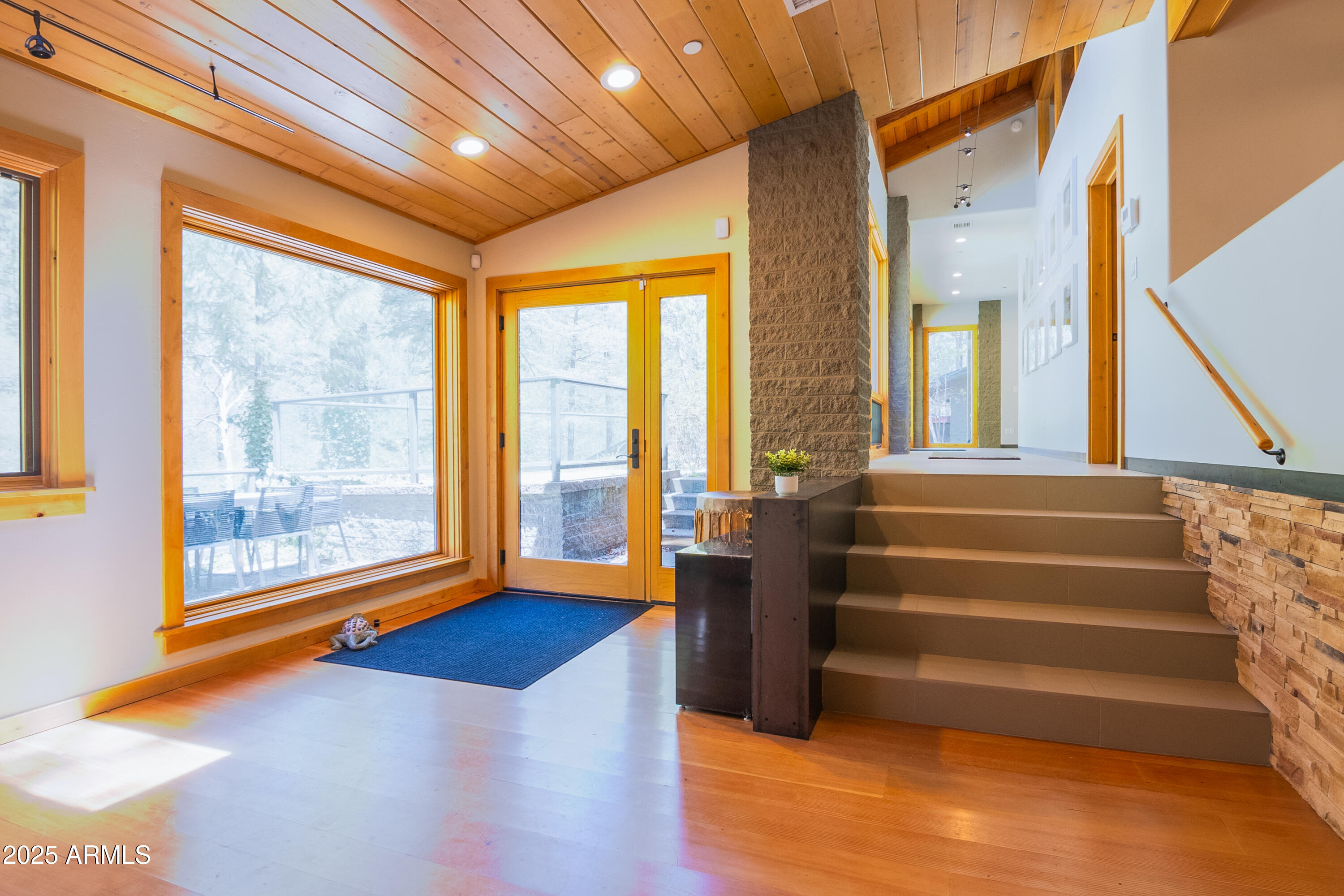 10647 N State Route 89a