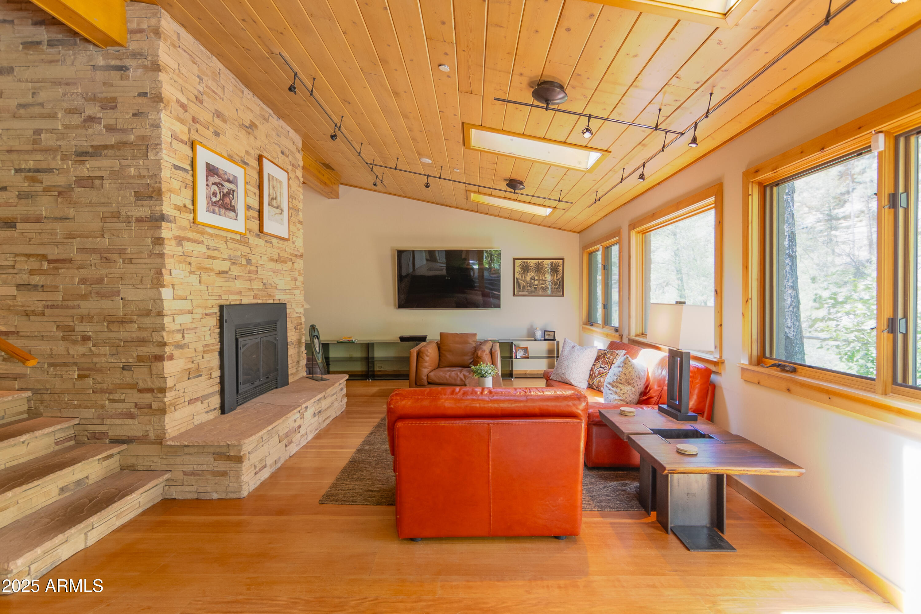10647 N State Route 89a