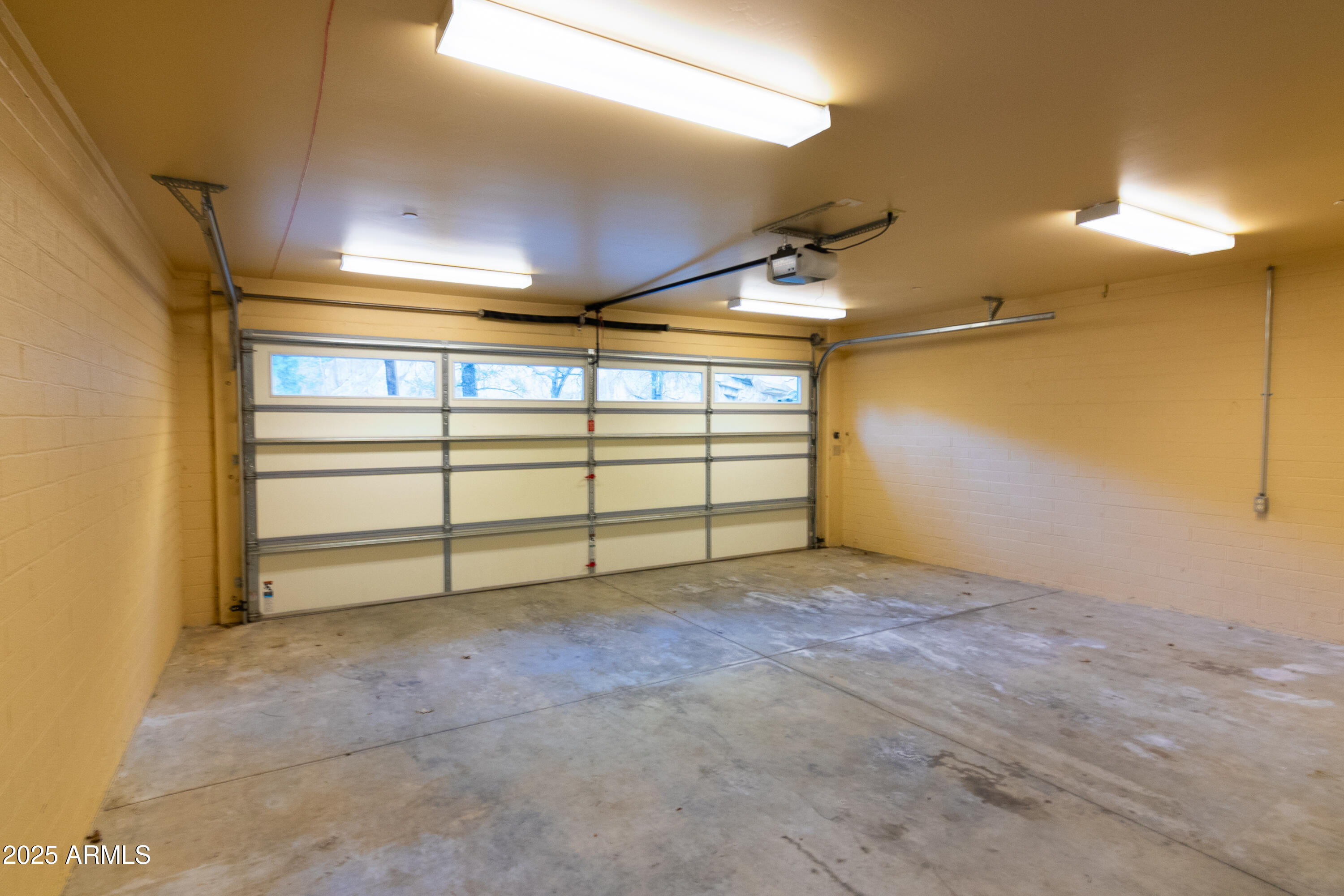 10647 N State Route 89a