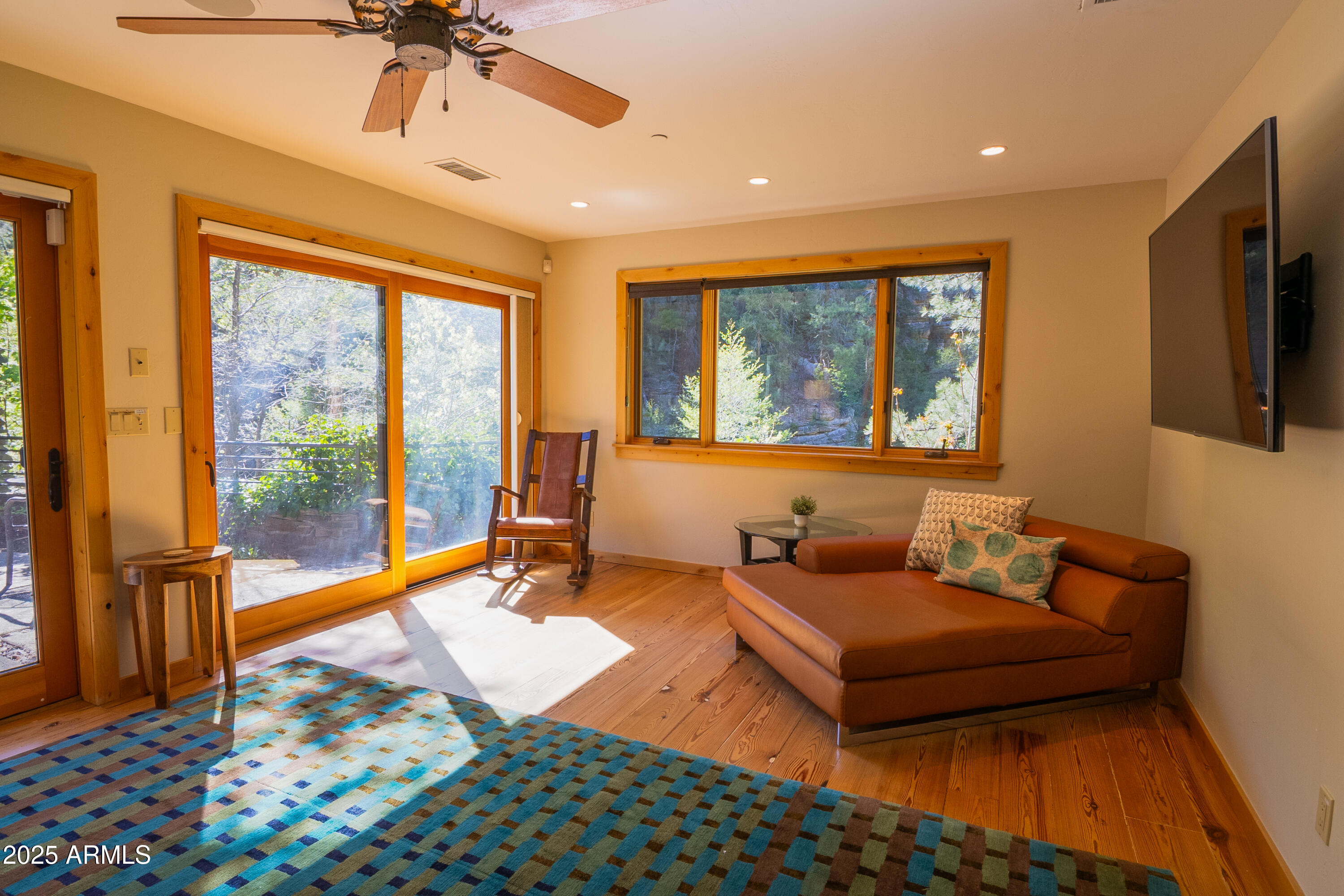 10647 N State Route 89a