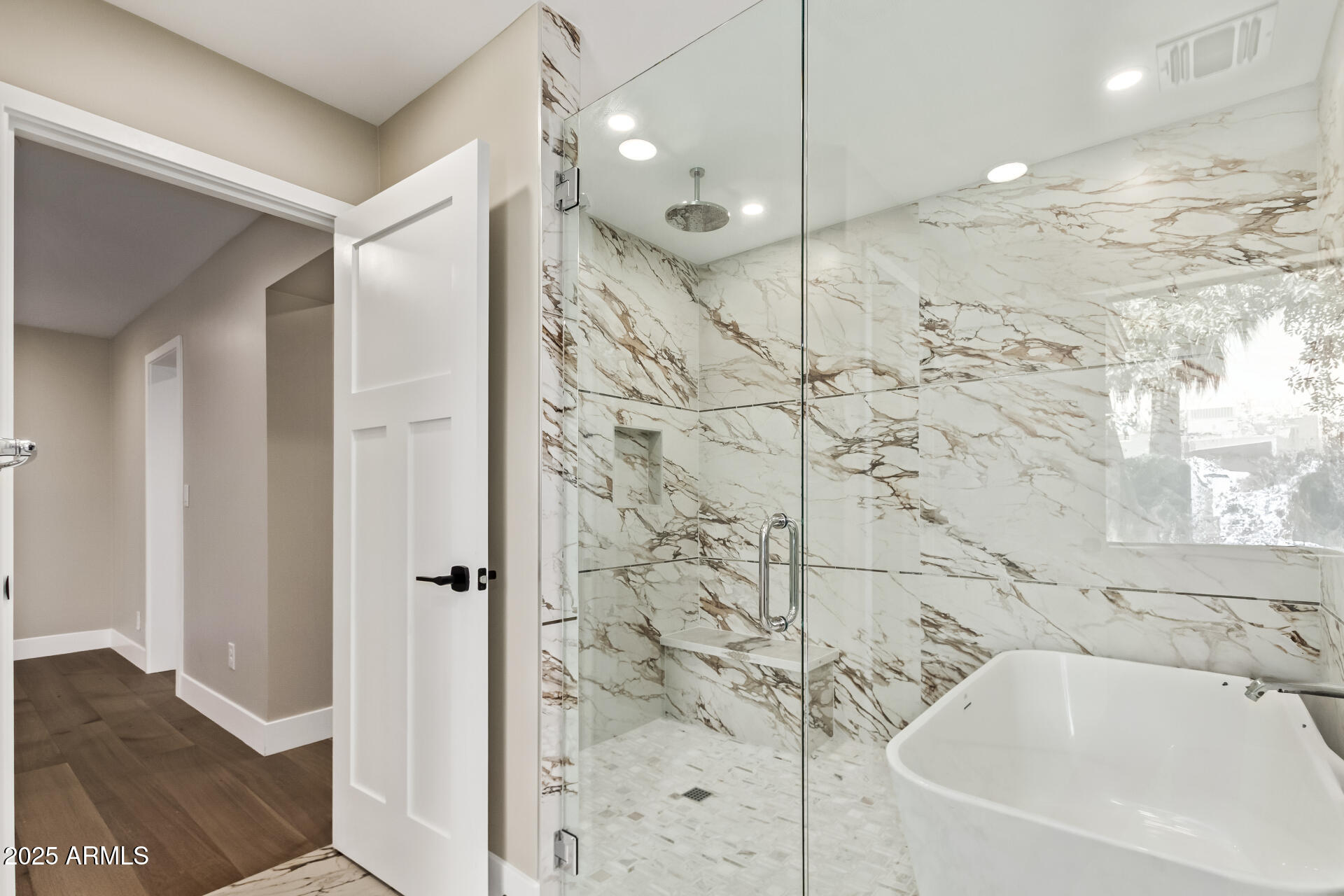 1540 W LAWRENCE Lane