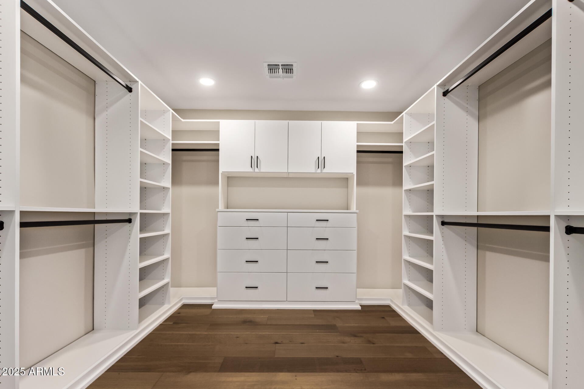 1540 W LAWRENCE Lane