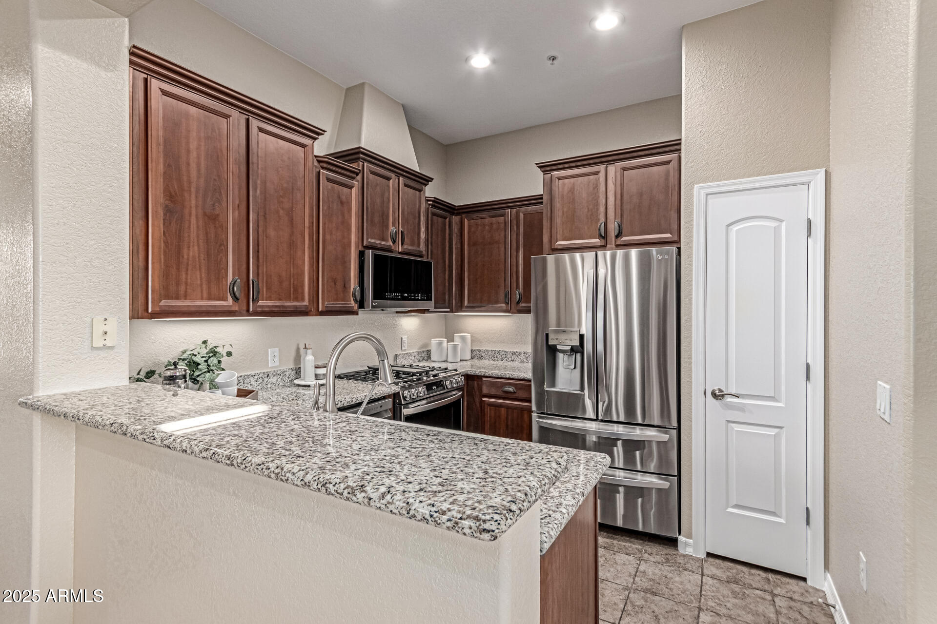 7027 N SCOTTSDALE Road, 251