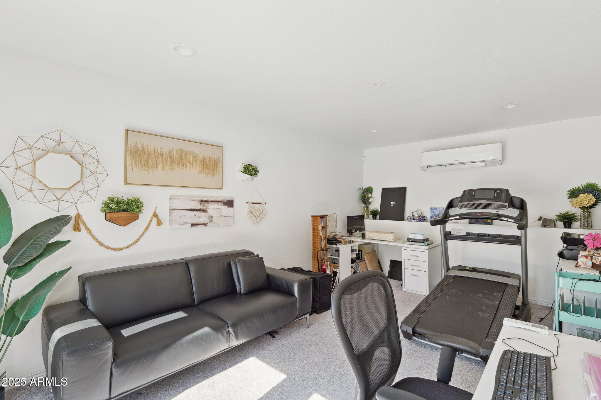 1110 W HEATHERBRAE Drive