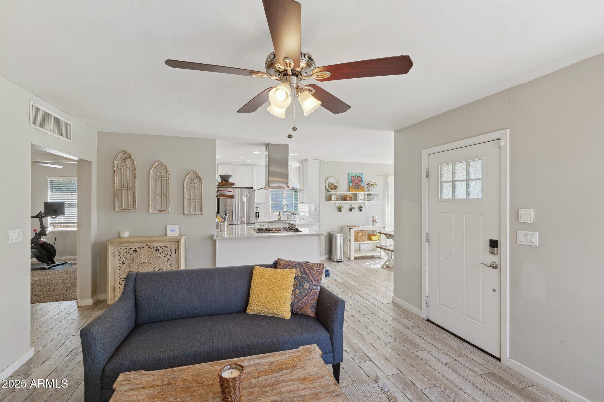 1110 W HEATHERBRAE Drive