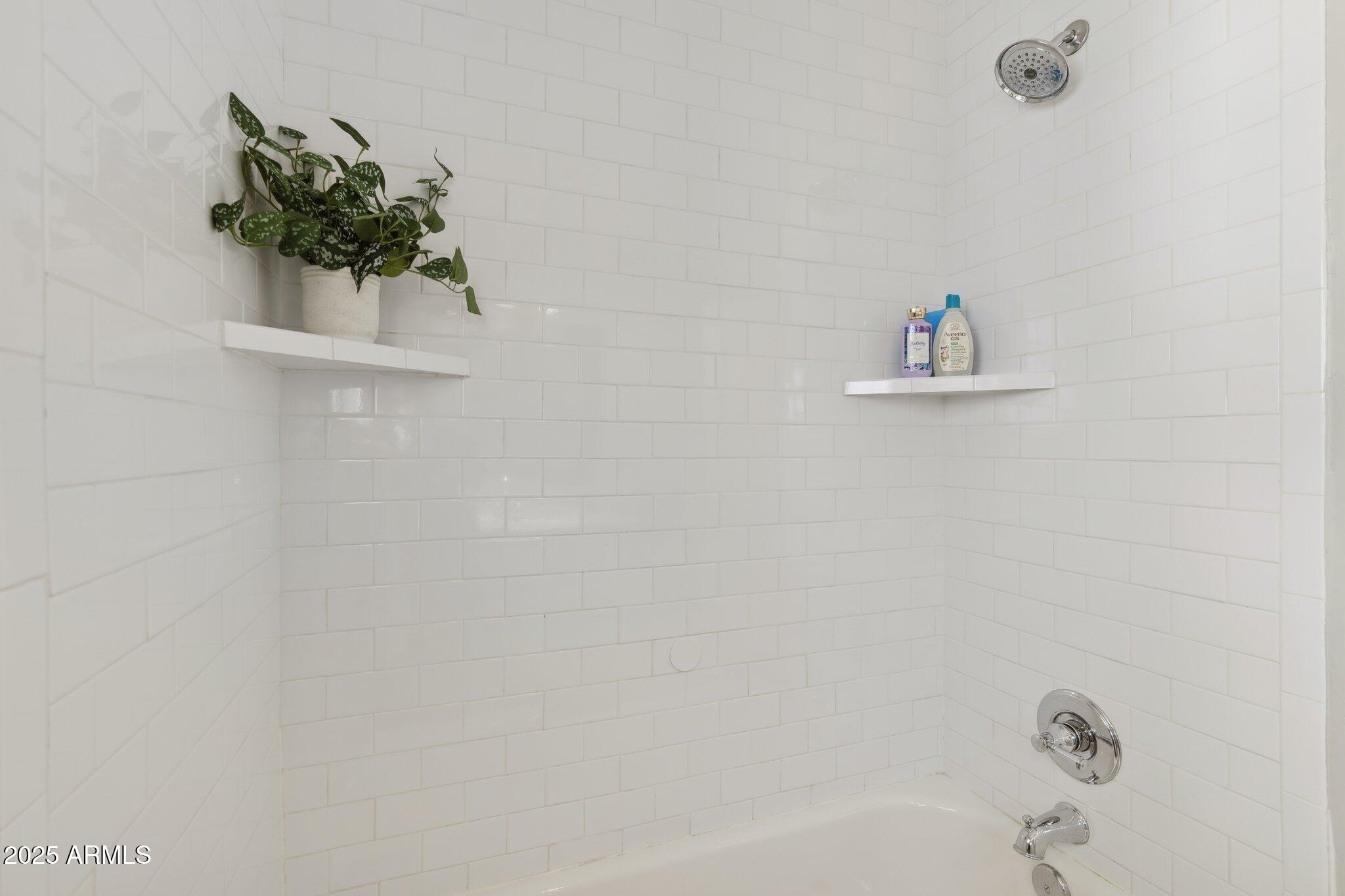 1110 W HEATHERBRAE Drive