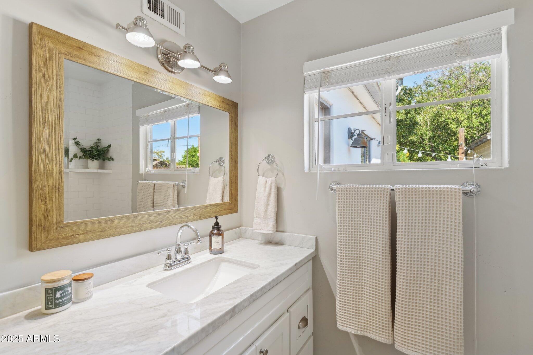 1110 W HEATHERBRAE Drive