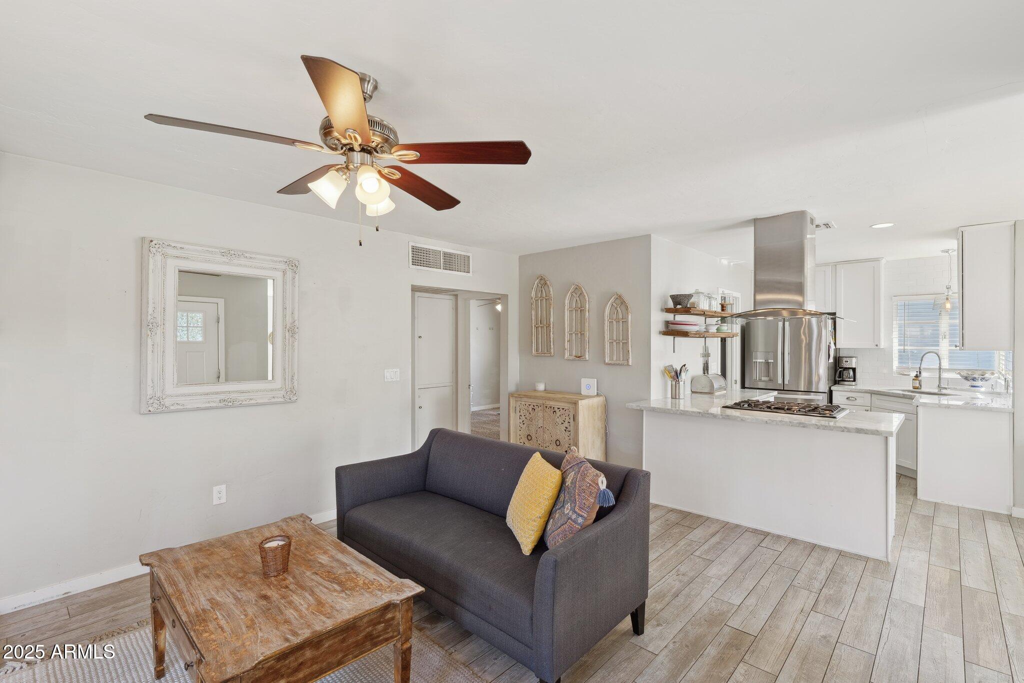 1110 W HEATHERBRAE Drive