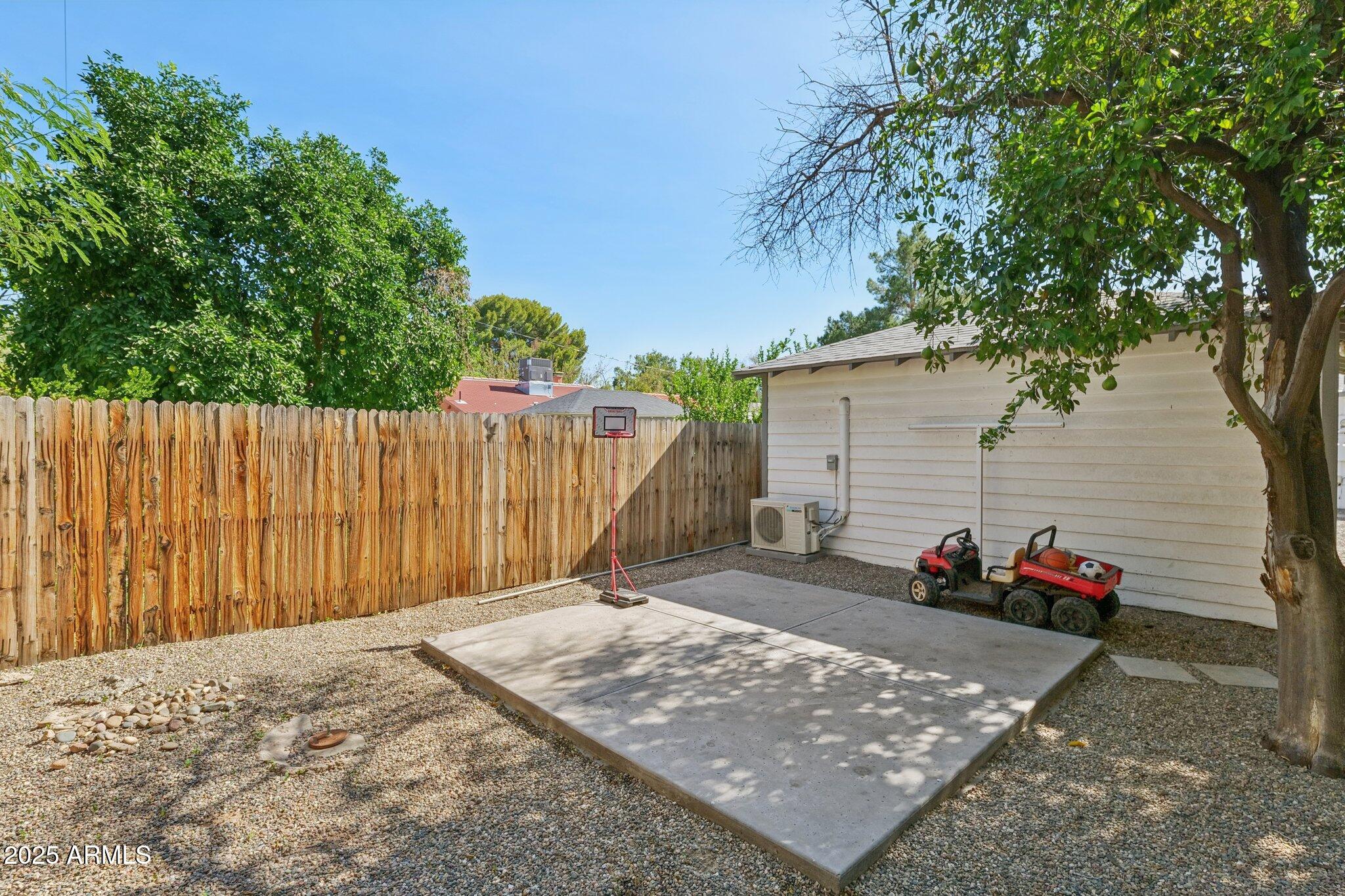 1110 W HEATHERBRAE Drive