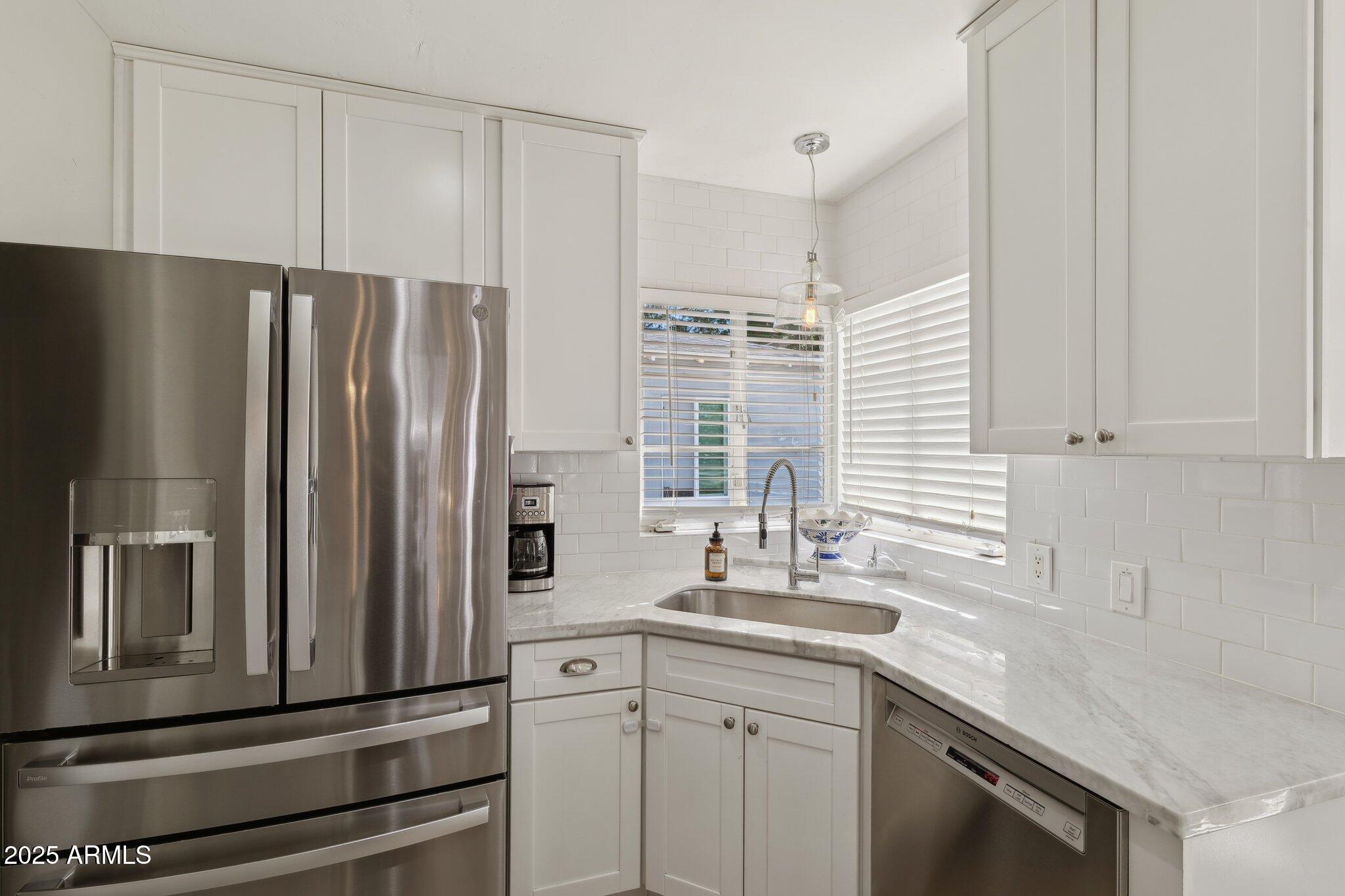 1110 W HEATHERBRAE Drive