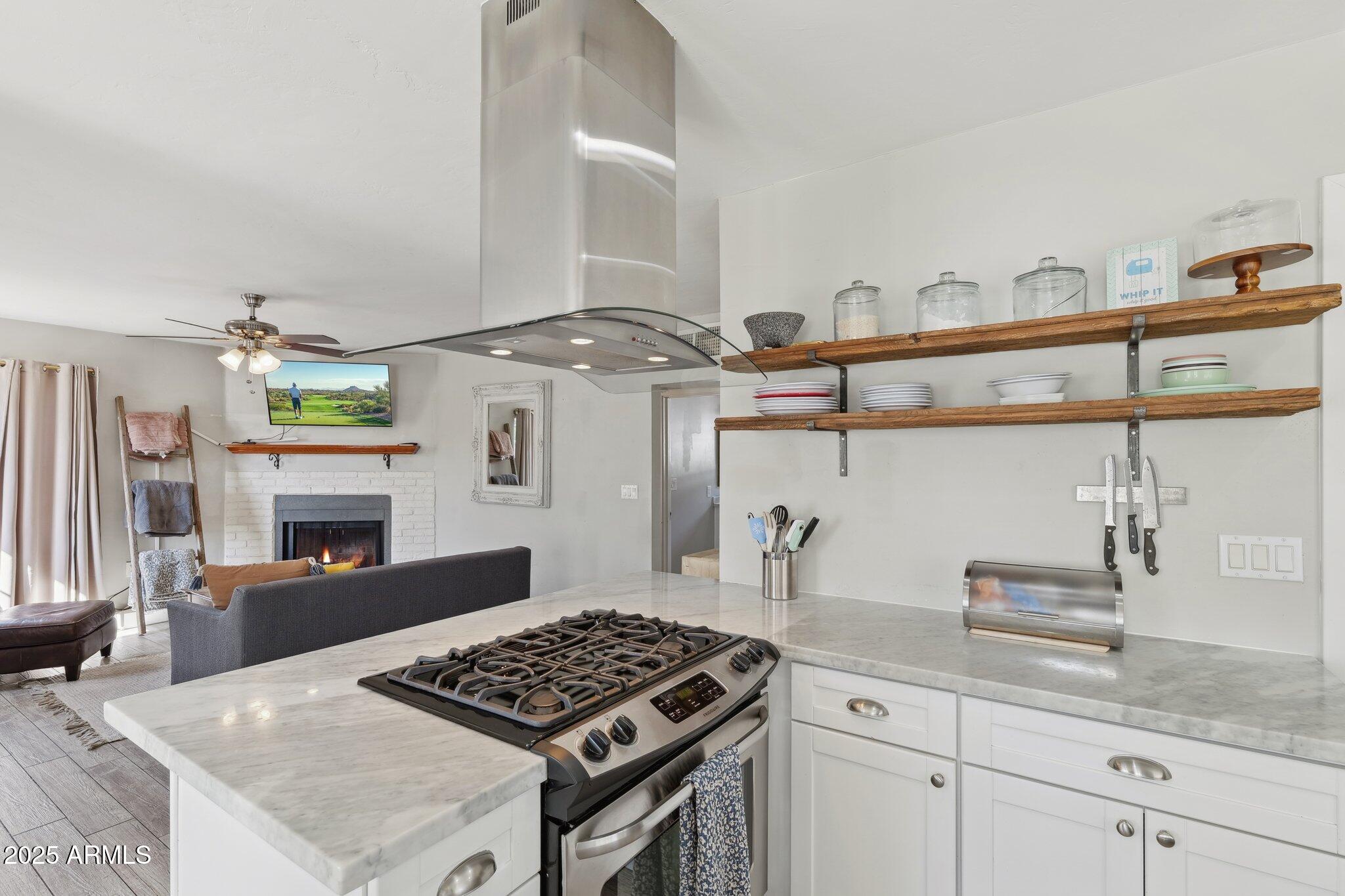 1110 W HEATHERBRAE Drive