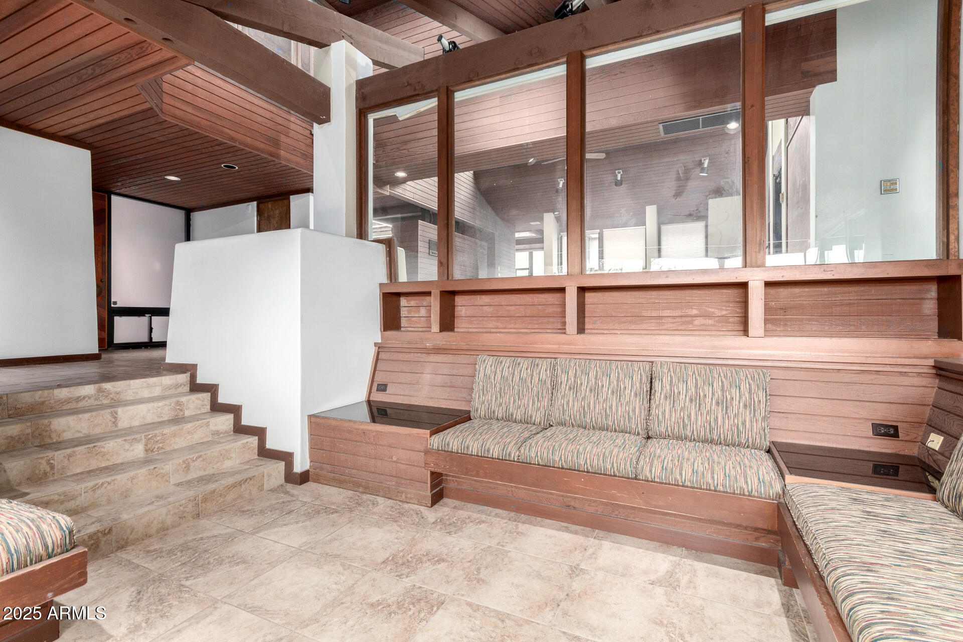 5275 N Camelhead Road