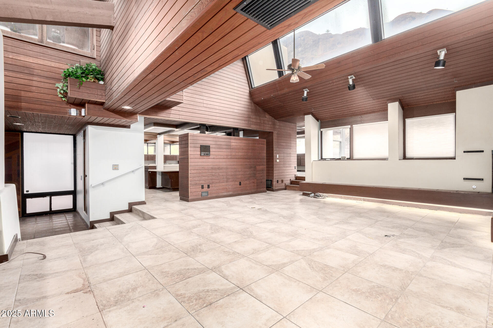 5275 N Camelhead Road