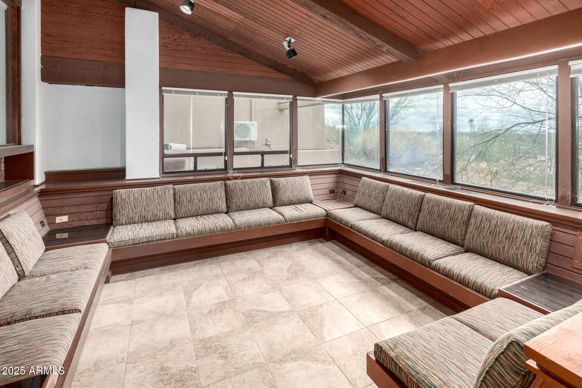 5275 N Camelhead Road