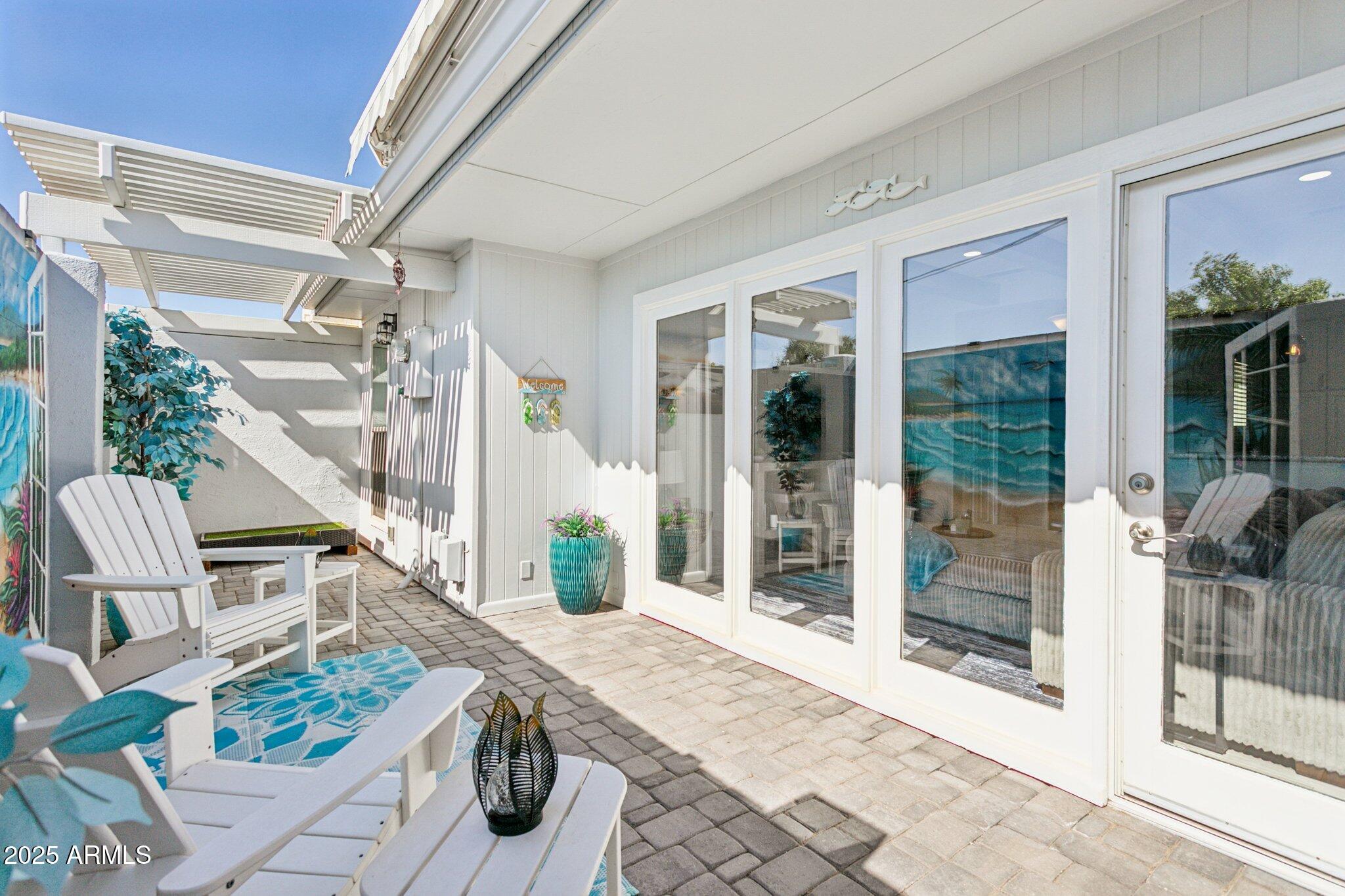 1643 E BORGHESE Place