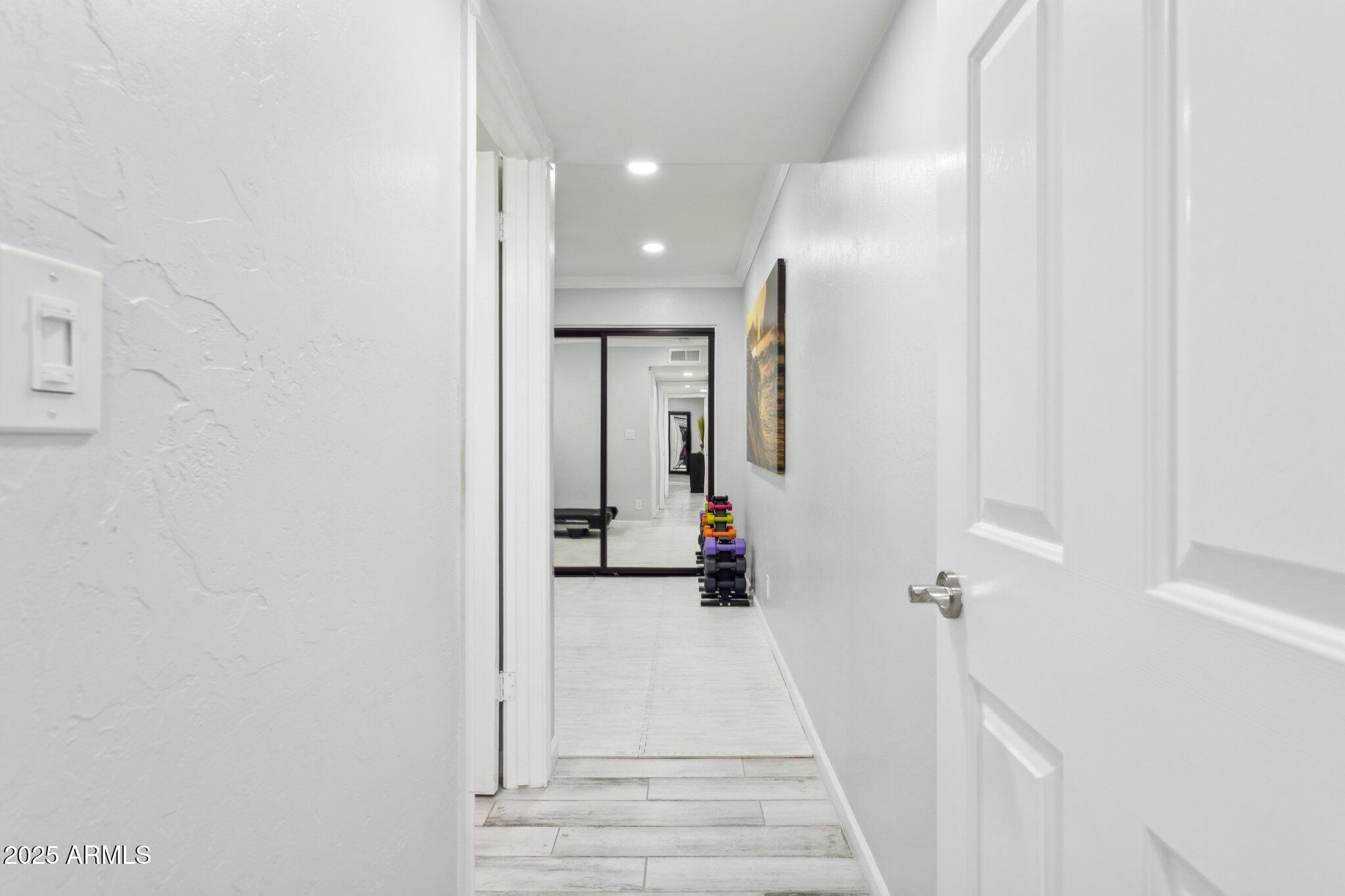 1643 E BORGHESE Place