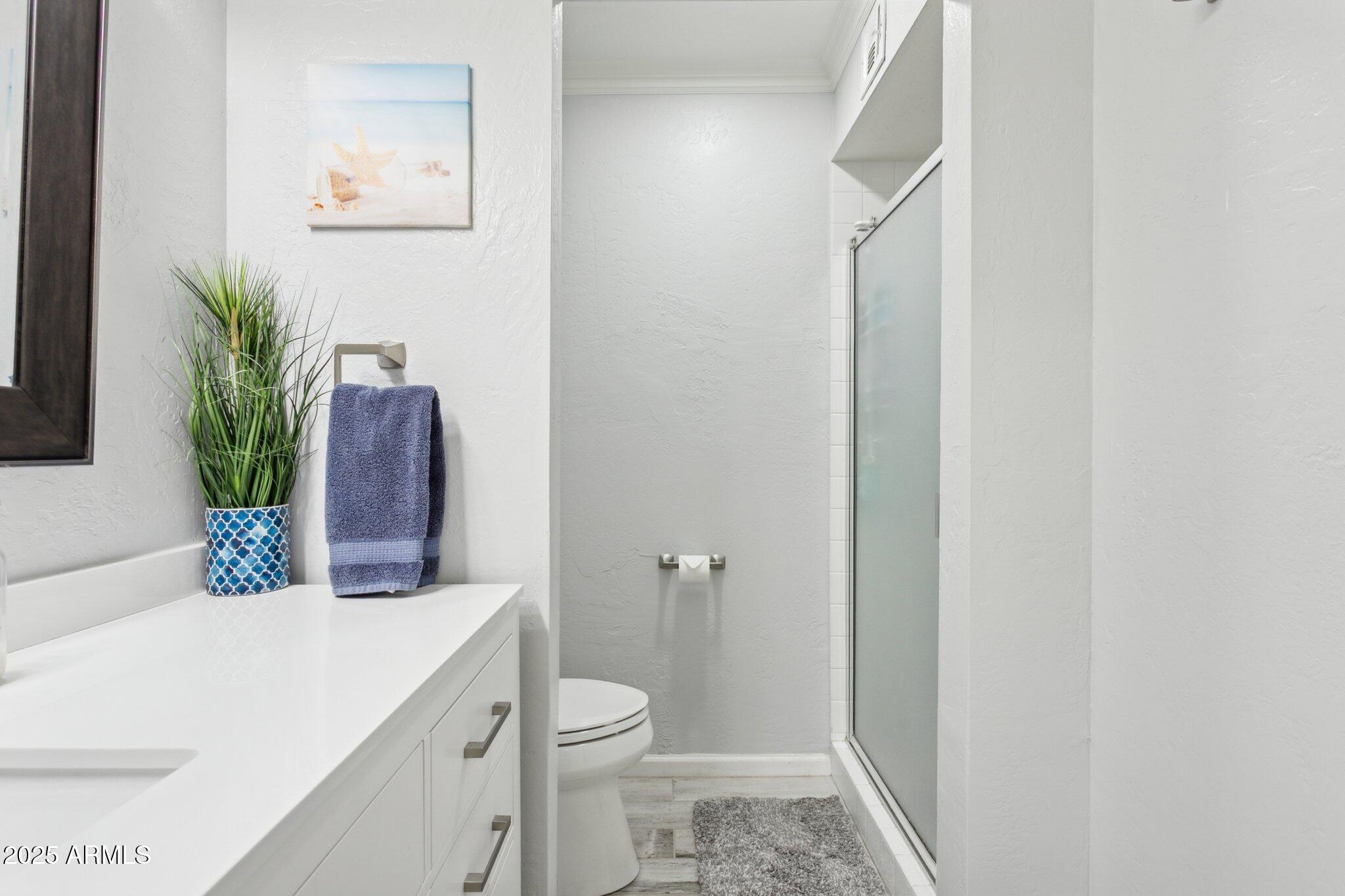 1643 E BORGHESE Place