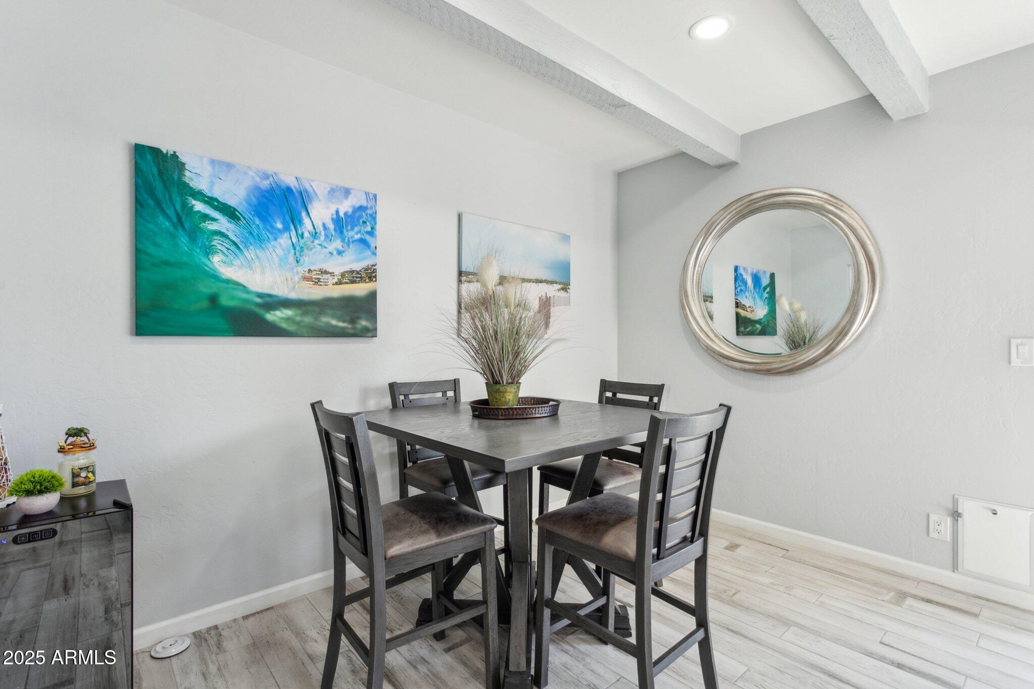 1643 E BORGHESE Place