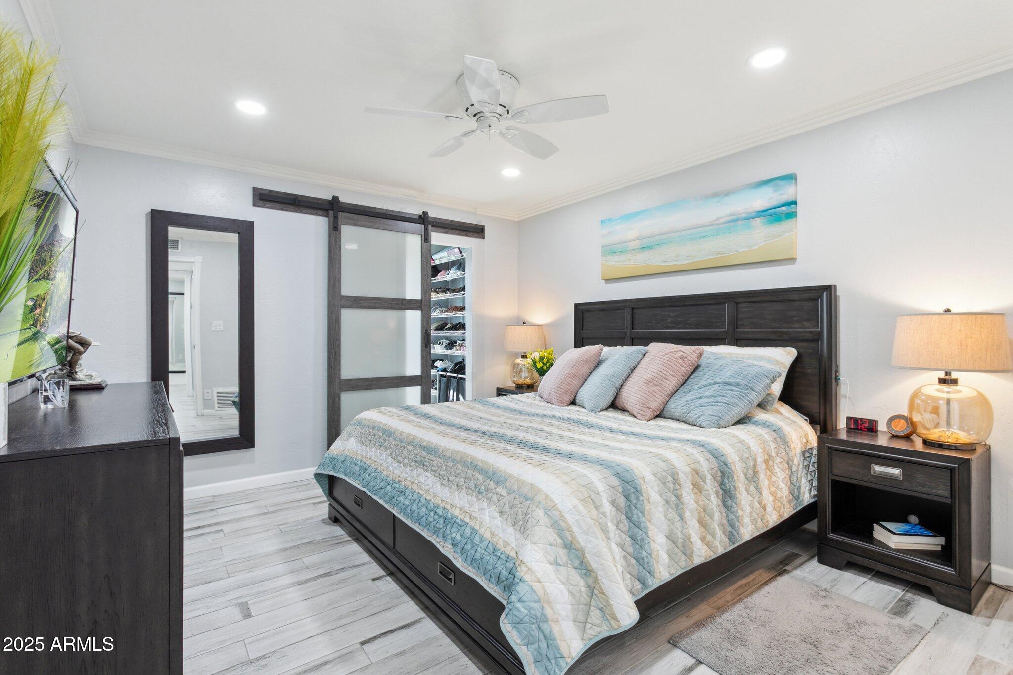 1643 E BORGHESE Place