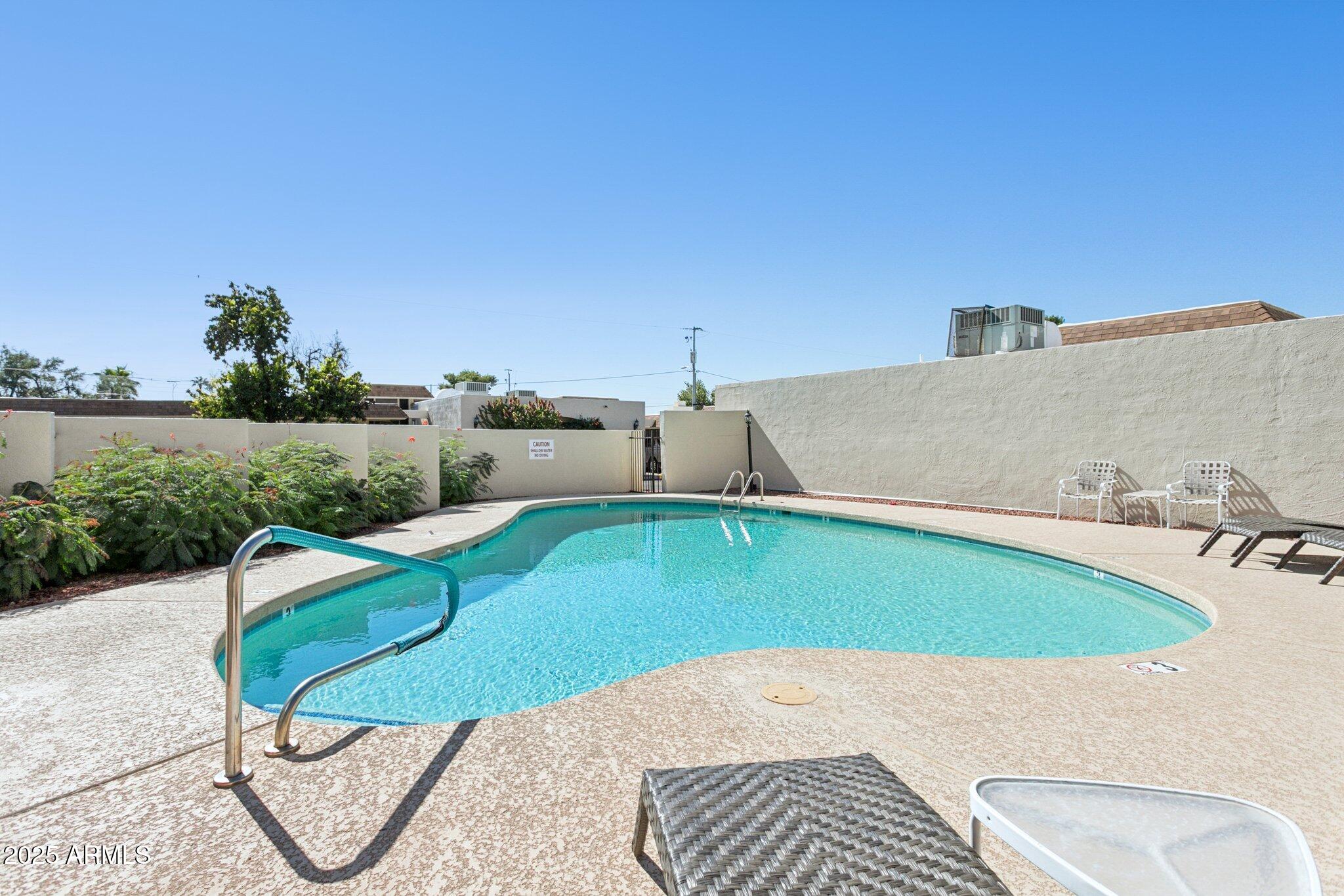 1643 E BORGHESE Place